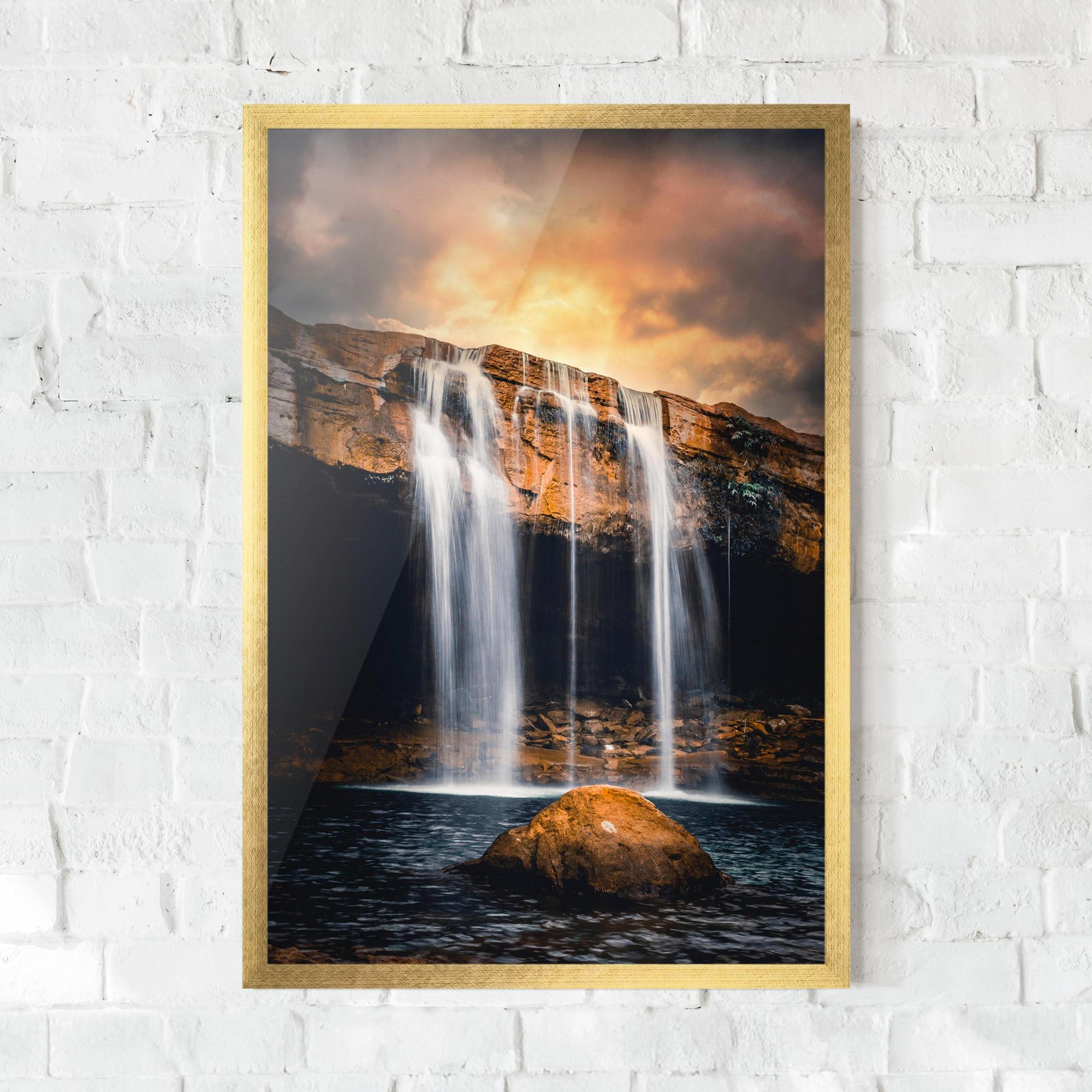 Poster Înrămat Waterfall Place To Hide mockup 0