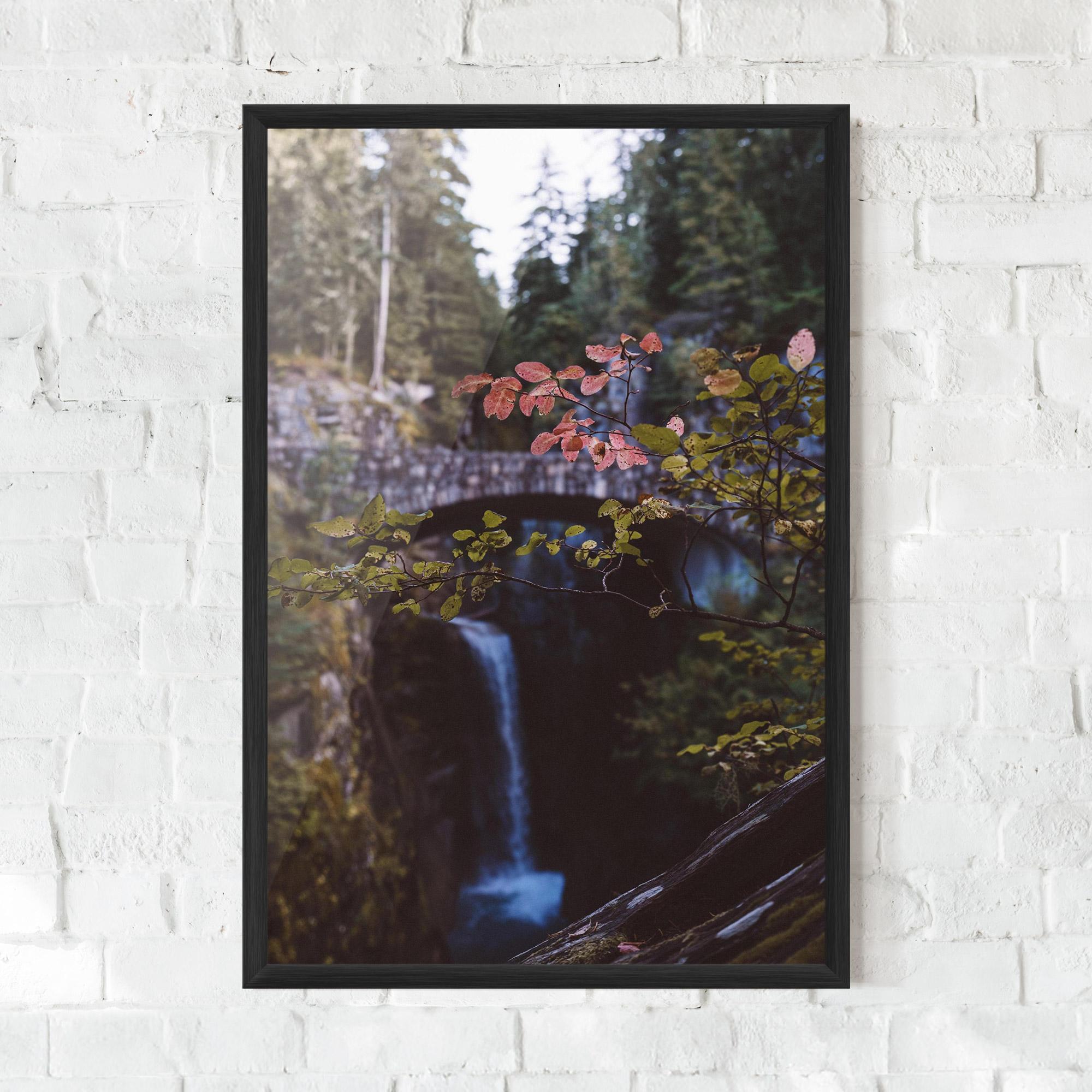 Poster Înrămat Waterfall Bringe Red Leaves mockup 0