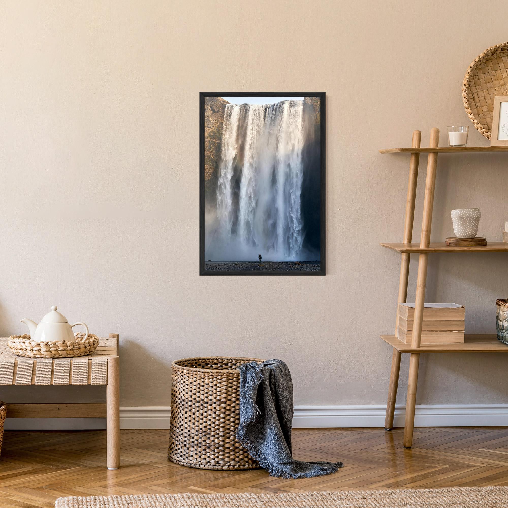 Poster Înrămat Small Man Waterfall mockup 9