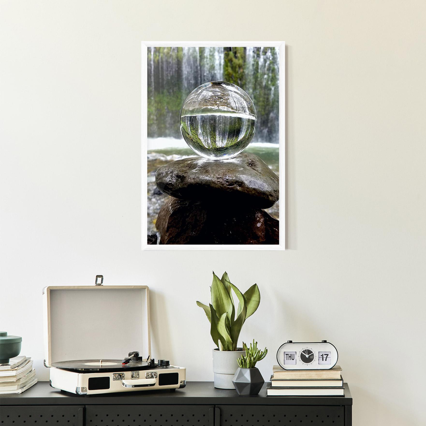 Poster Înrămat Waterfall Sphere mockup 2