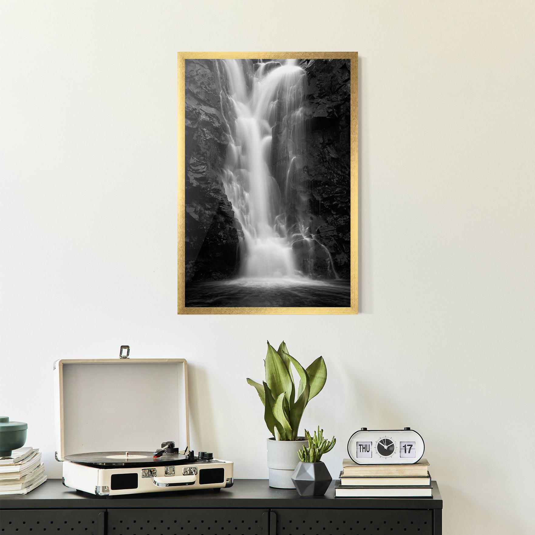 Poster Înrămat Black Rock Waterfall View mockup 2
