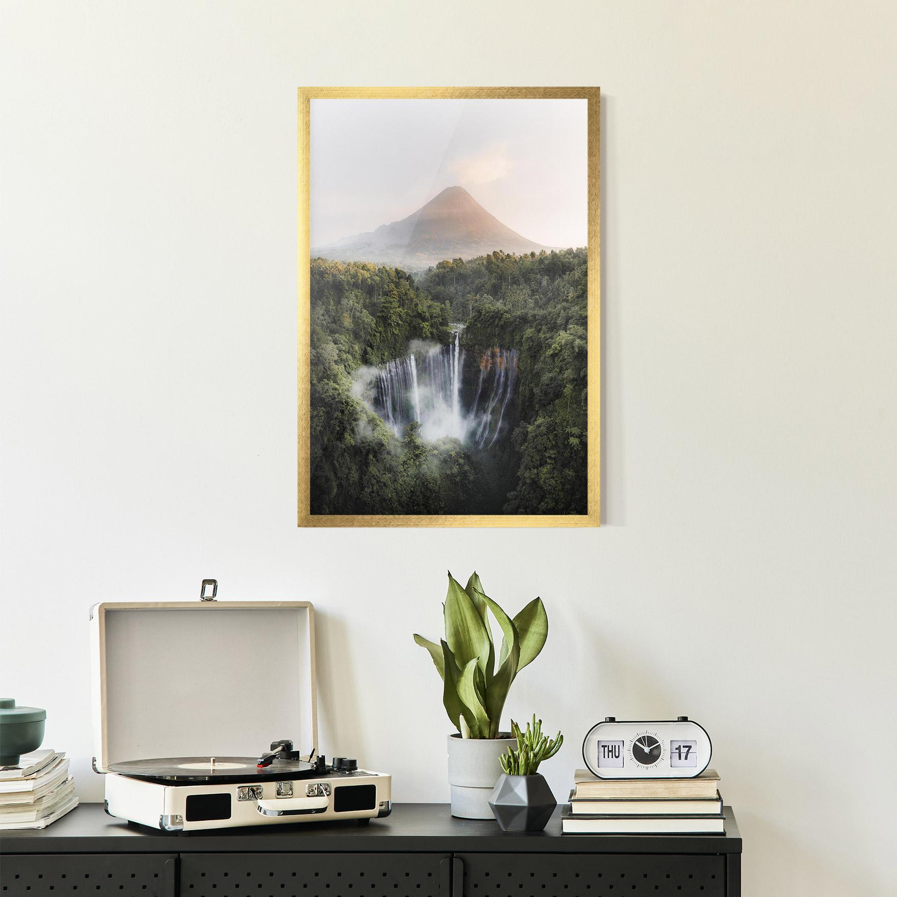 Poster Înrămat Vulcano Waterfall mockup 2
