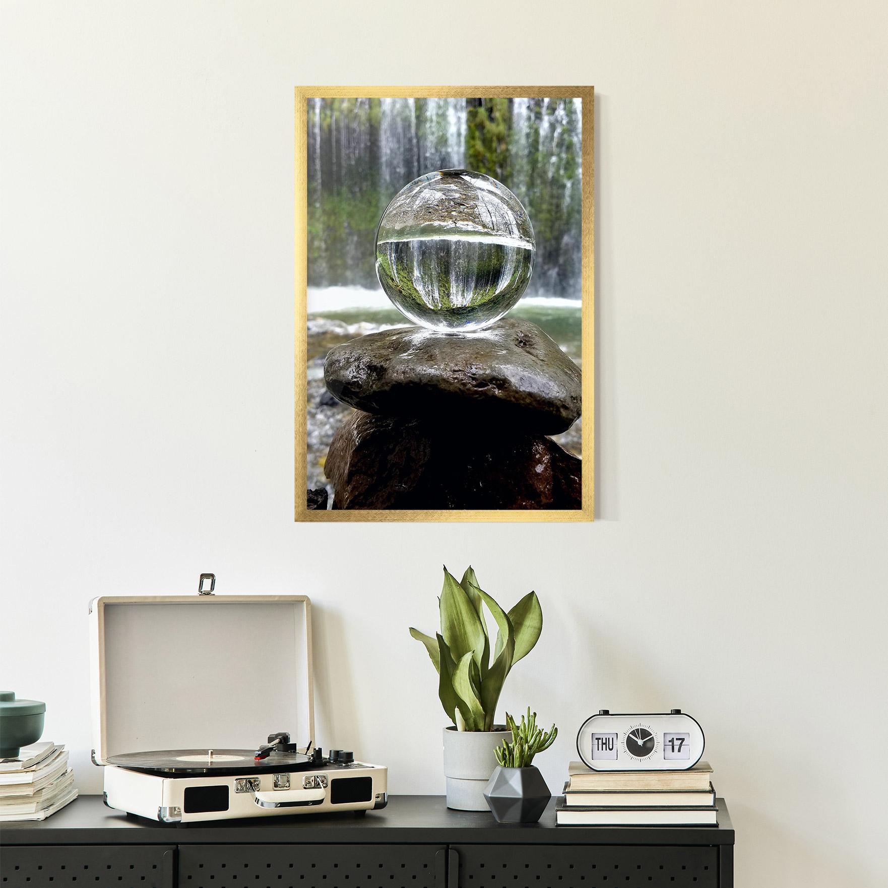 Poster Înrămat Waterfall Sphere mockup 2