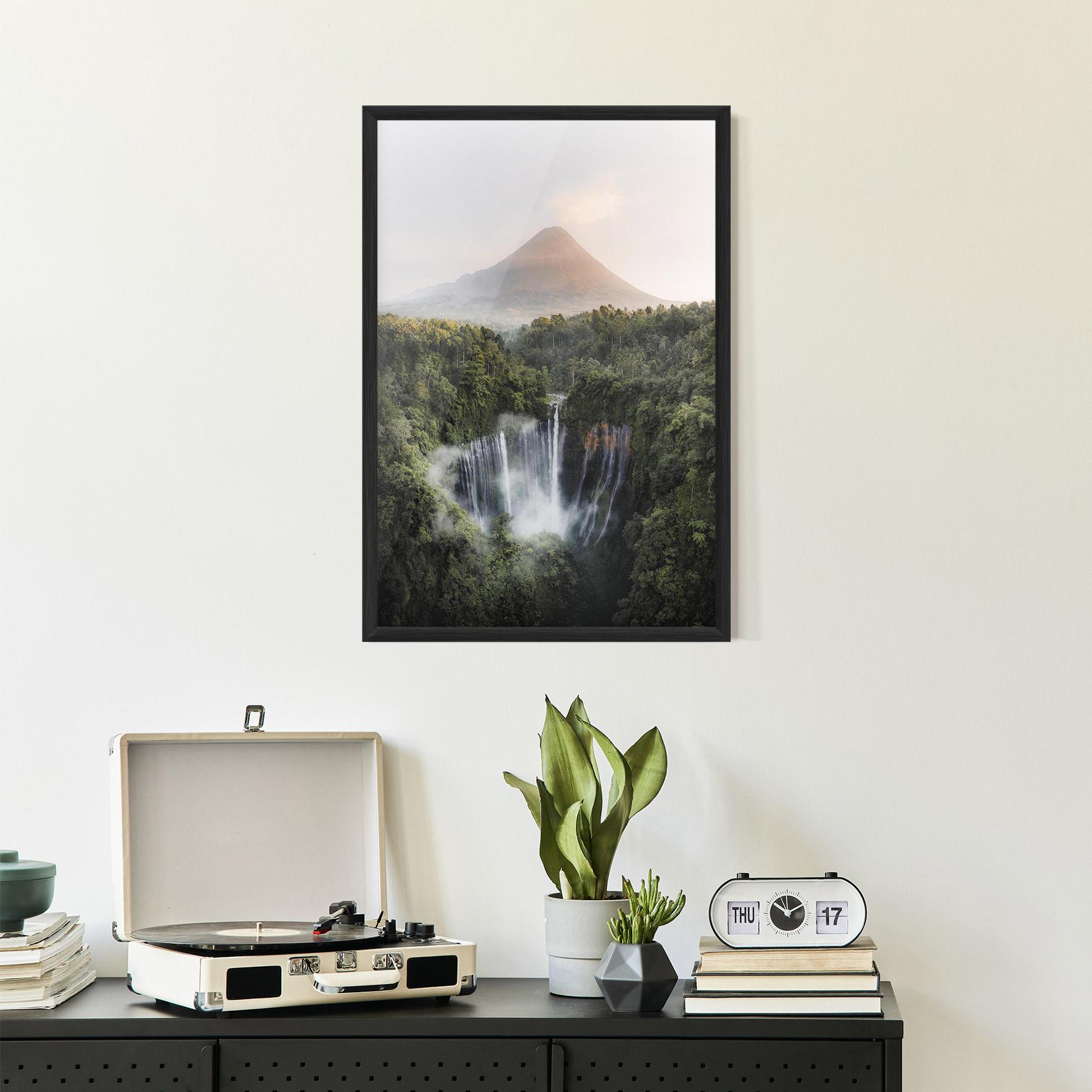 Poster Înrămat Vulcano Waterfall mockup 2