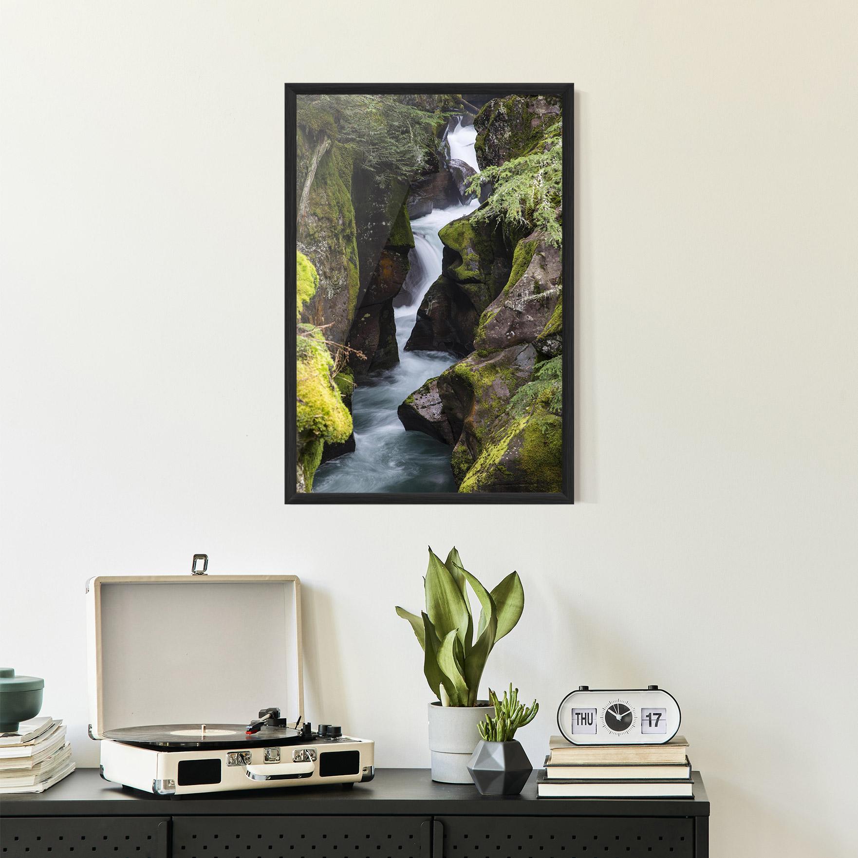 Poster Înrămat Water Falling Forest mockup 2