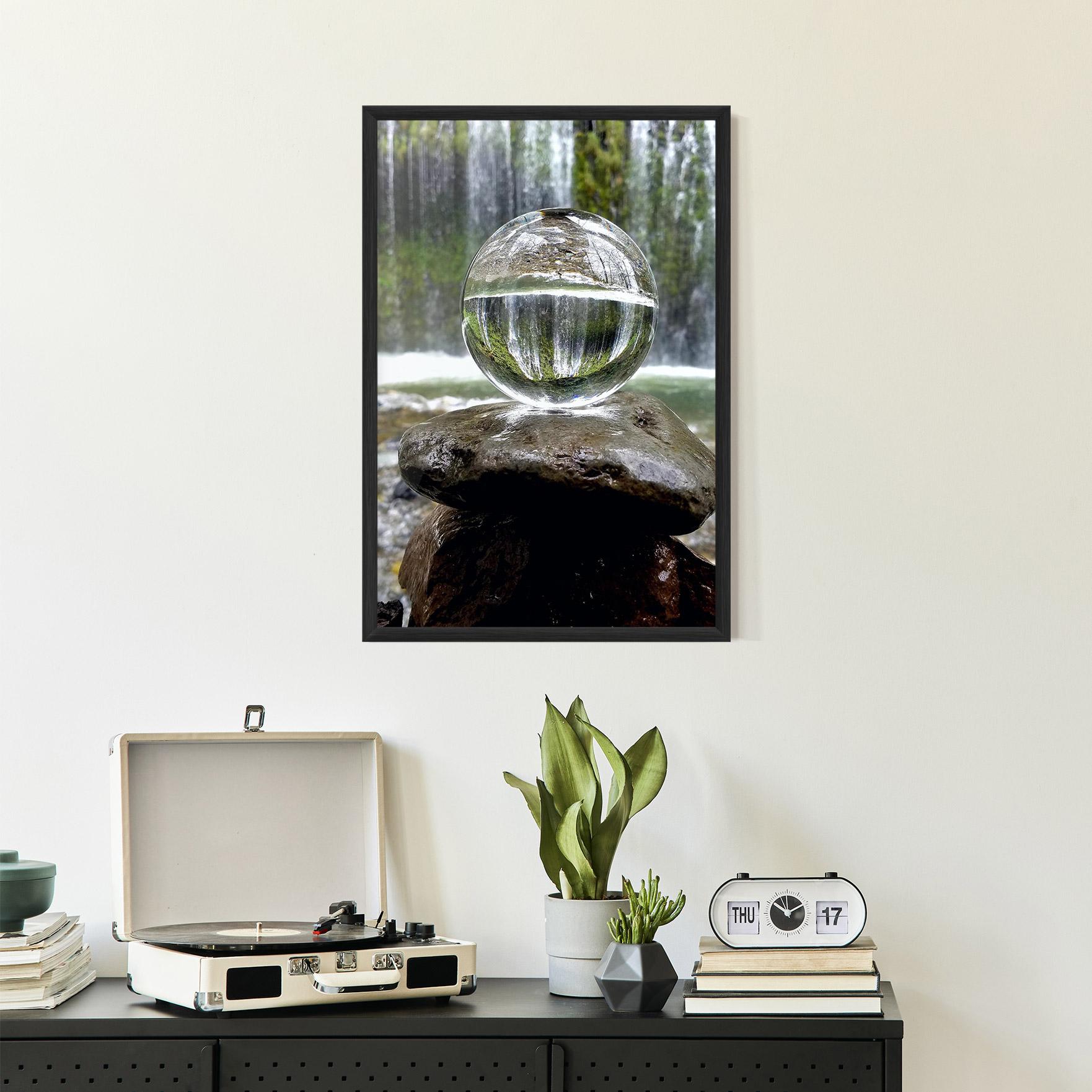 Poster Înrămat Waterfall Sphere mockup 2
