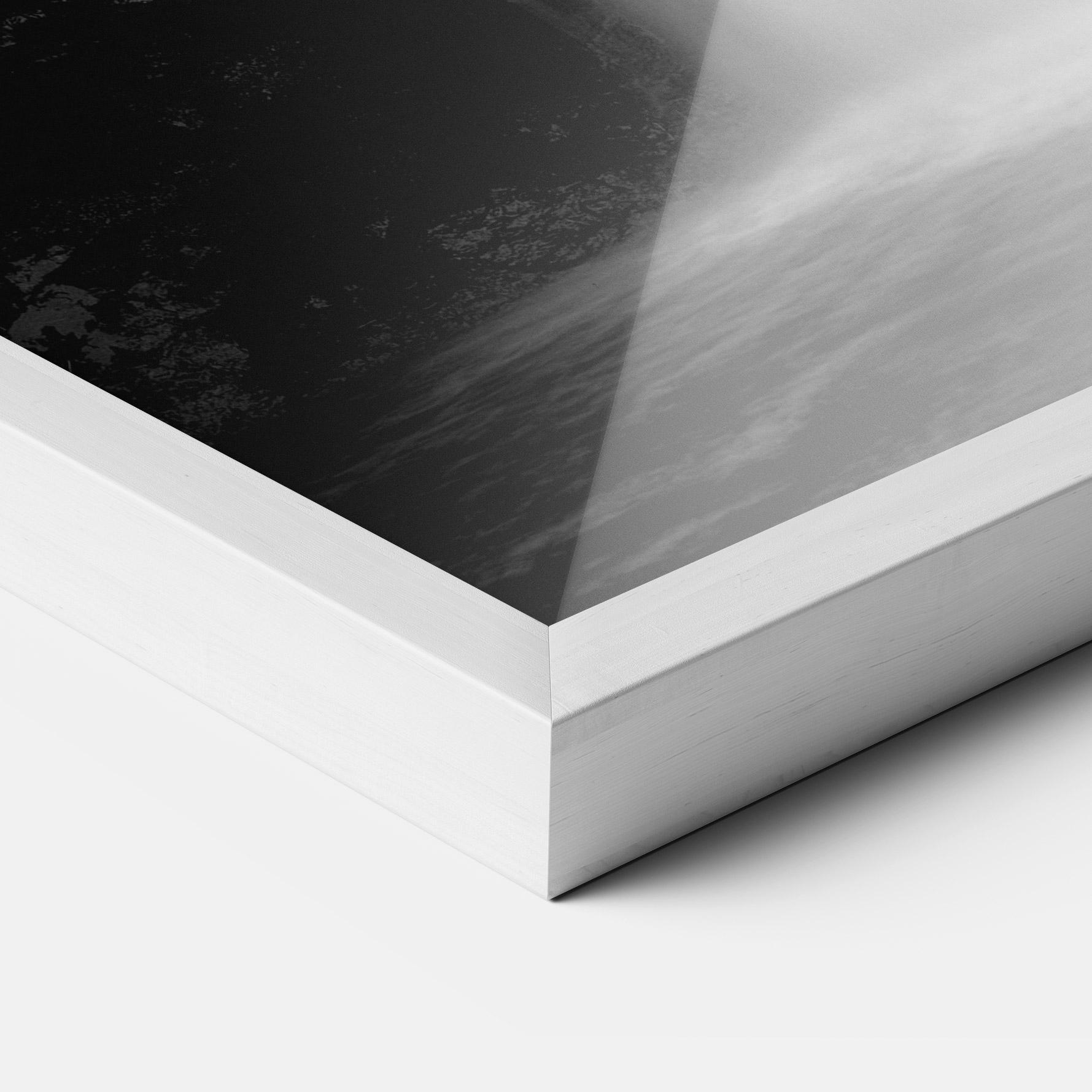 Poster Înrămat Black Rock Waterfall View mockup 3