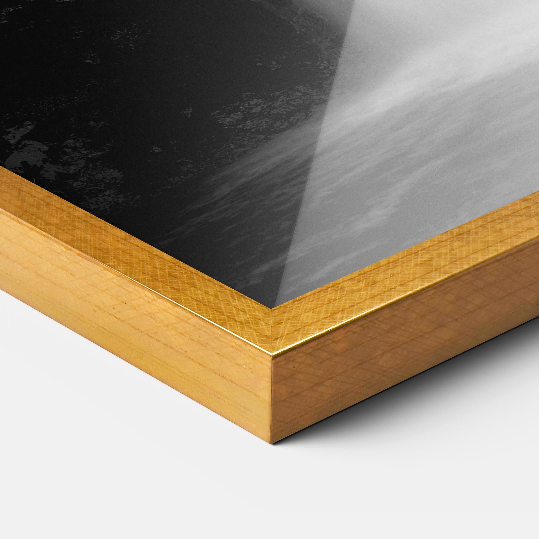 Poster Înrămat Black Rock Waterfall View mockup 3