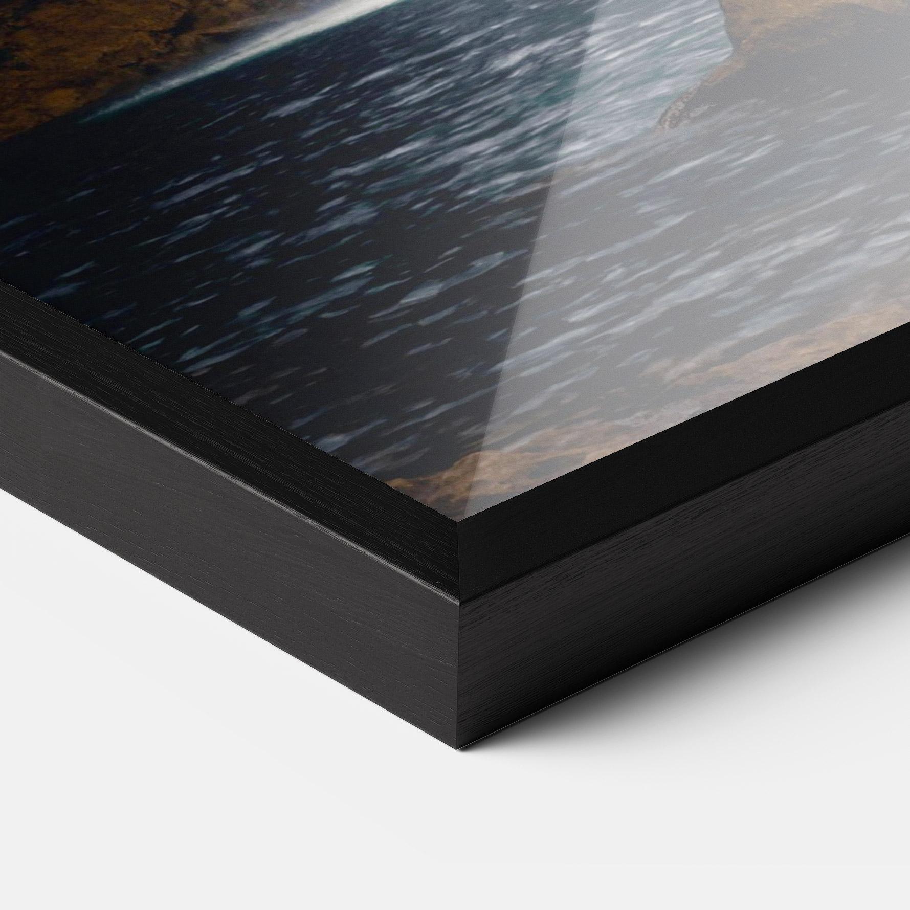 Poster Înrămat Waterfall Place To Hide mockup 3