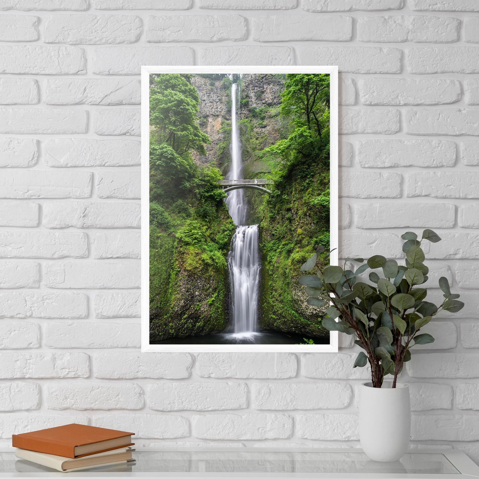 Poster Înrămat Green Leaves Bridge View mockup 5