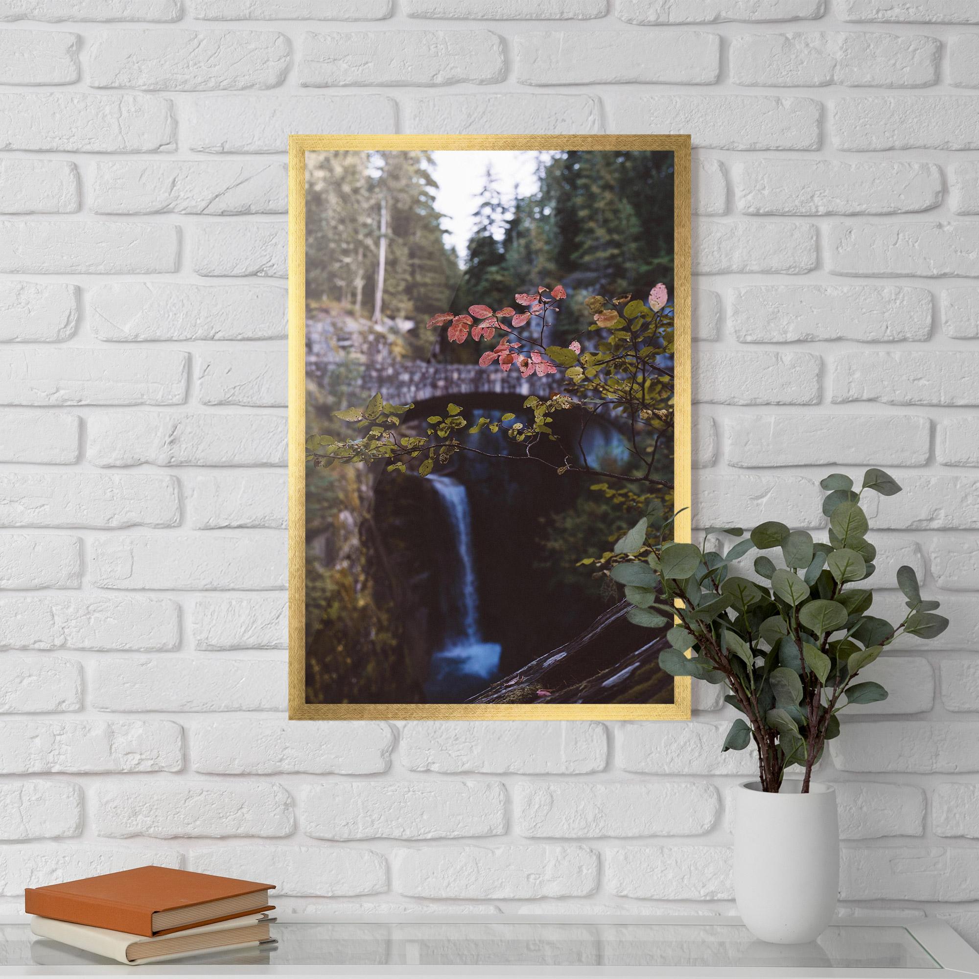 Poster Înrămat Waterfall Bringe Red Leaves mockup 5