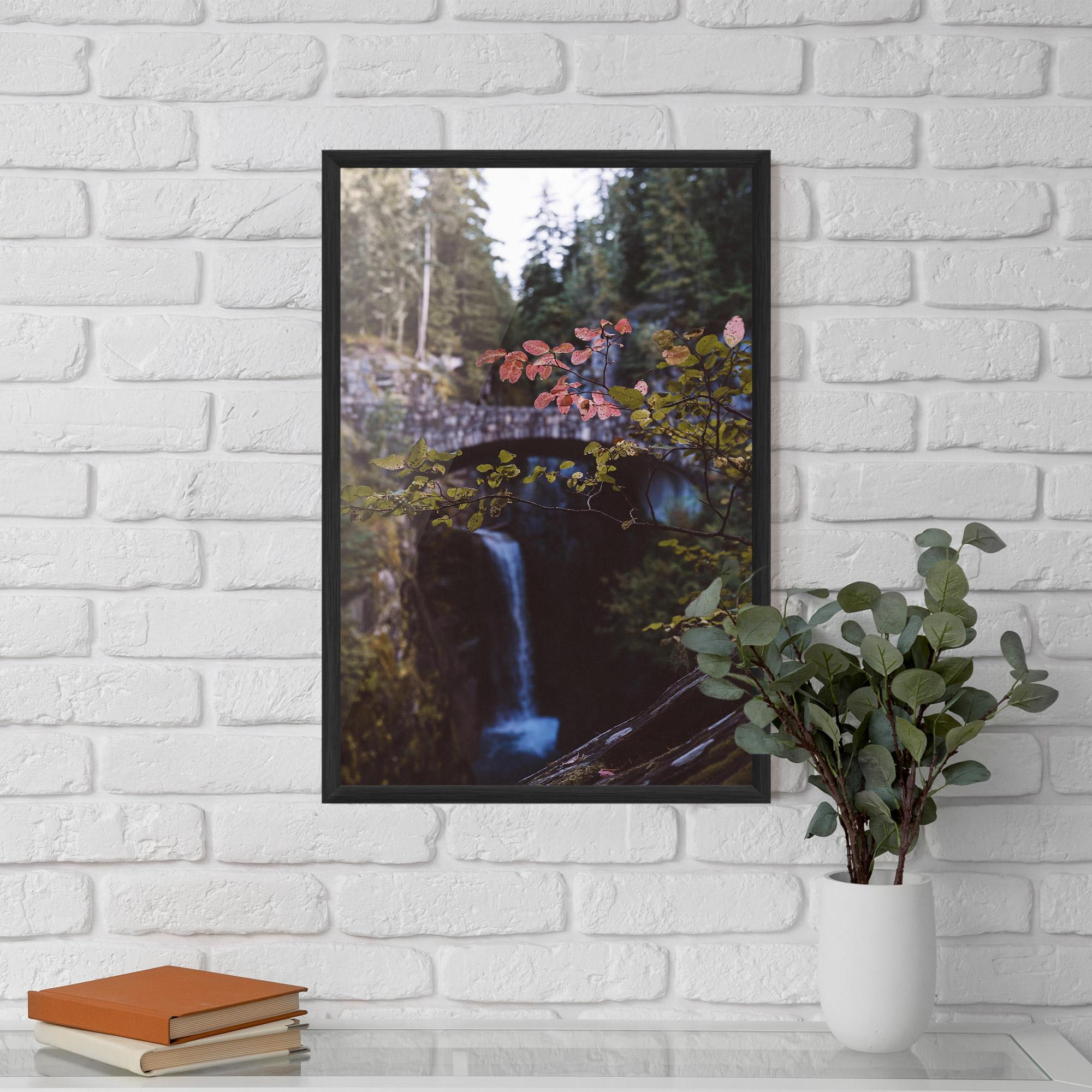 Poster Înrămat Waterfall Bringe Red Leaves mockup 5