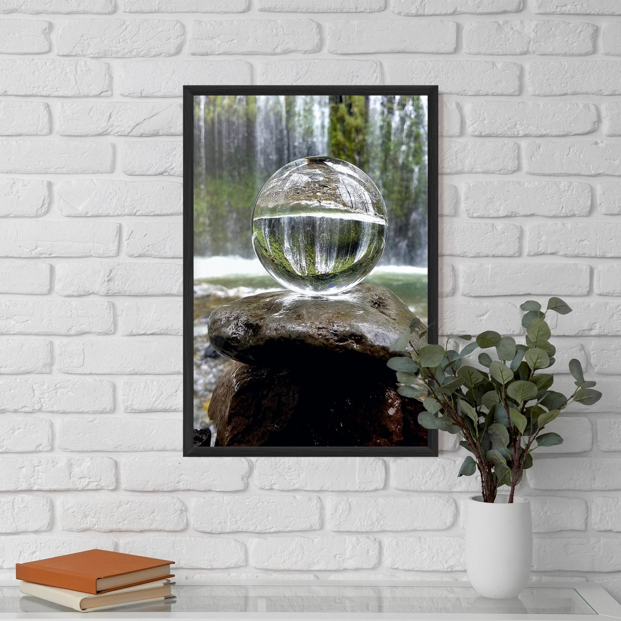 Poster Înrămat Waterfall Sphere mockup 5