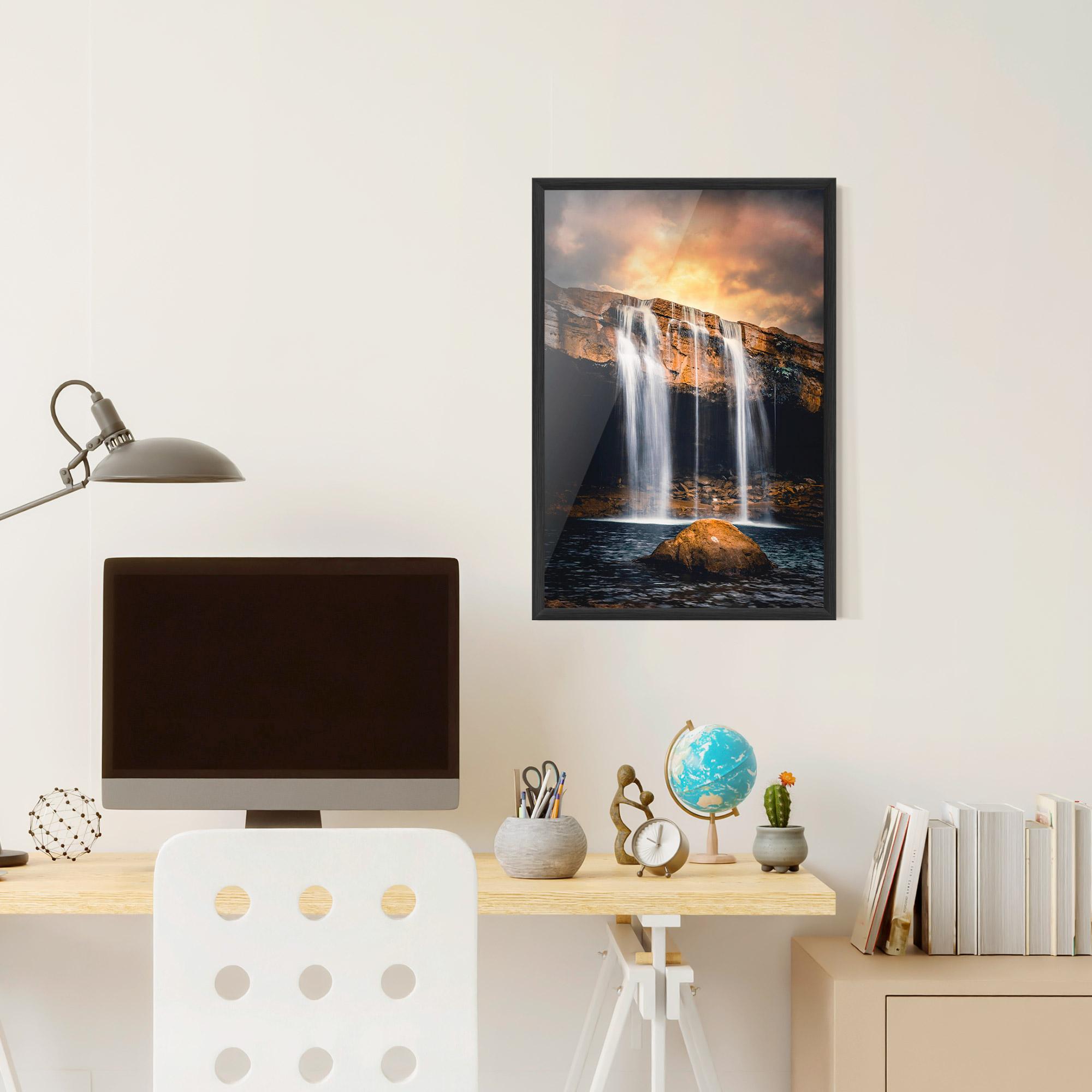 Poster Înrămat Waterfall Place To Hide mockup 6