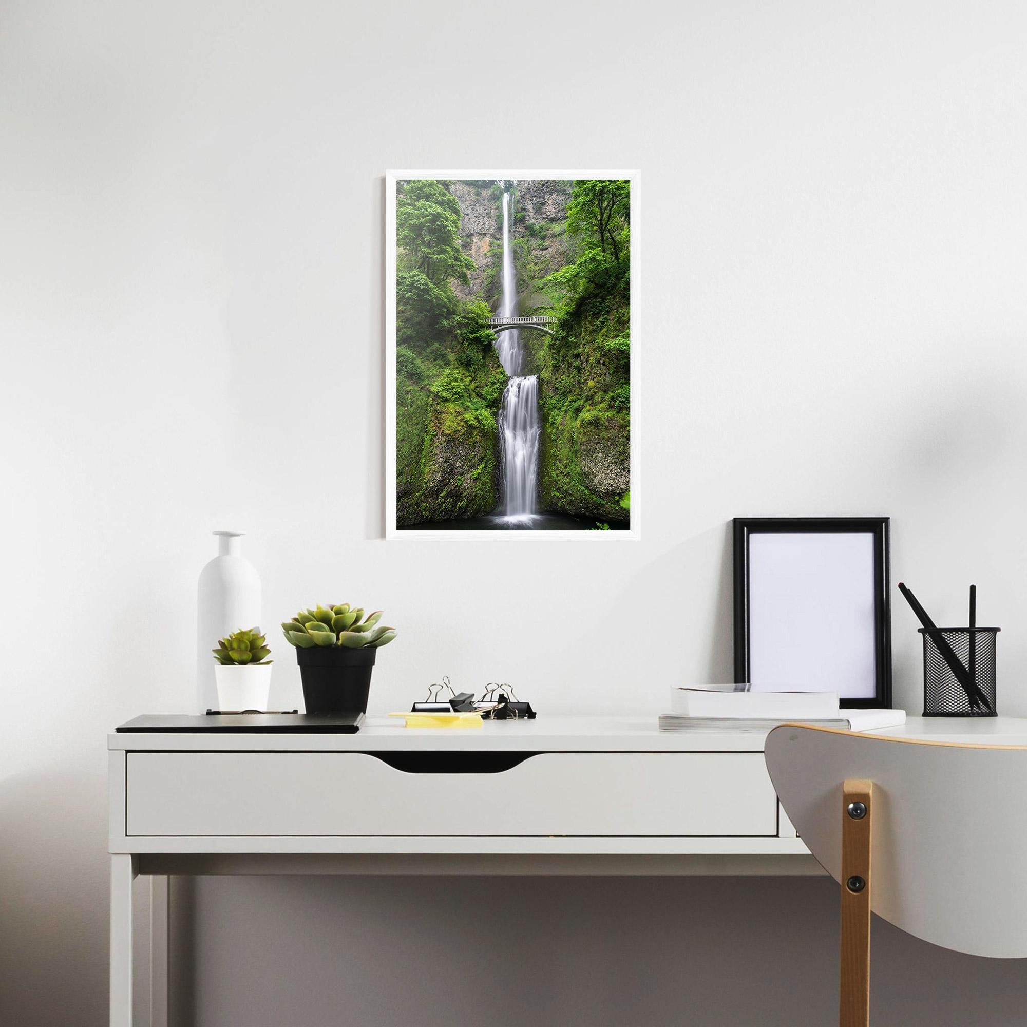Poster Înrămat Green Leaves Bridge View mockup 7