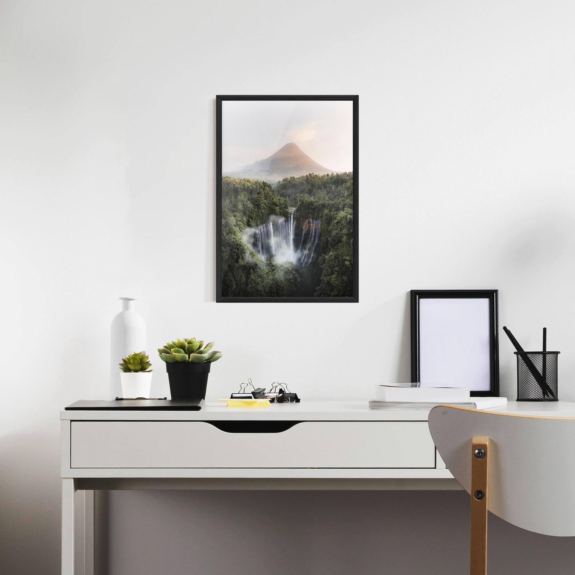 Poster Înrămat Vulcano Waterfall mockup 7