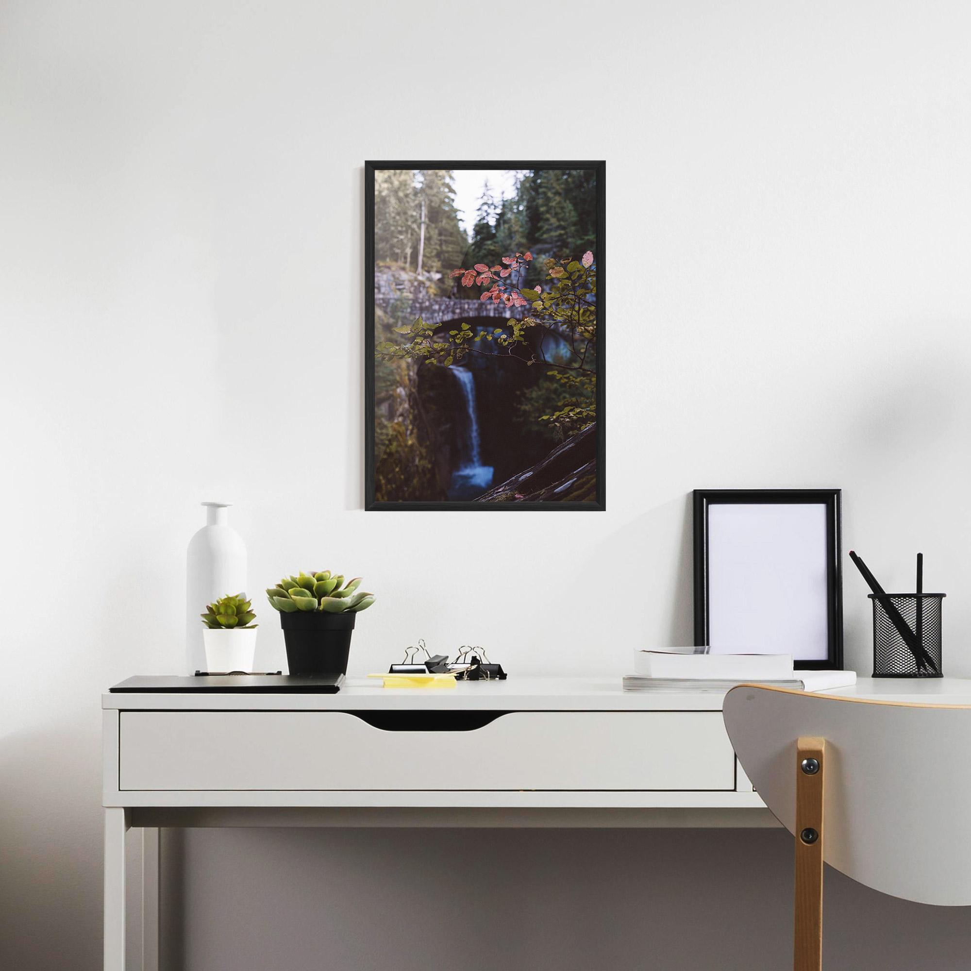 Poster Înrămat Waterfall Bringe Red Leaves mockup 7