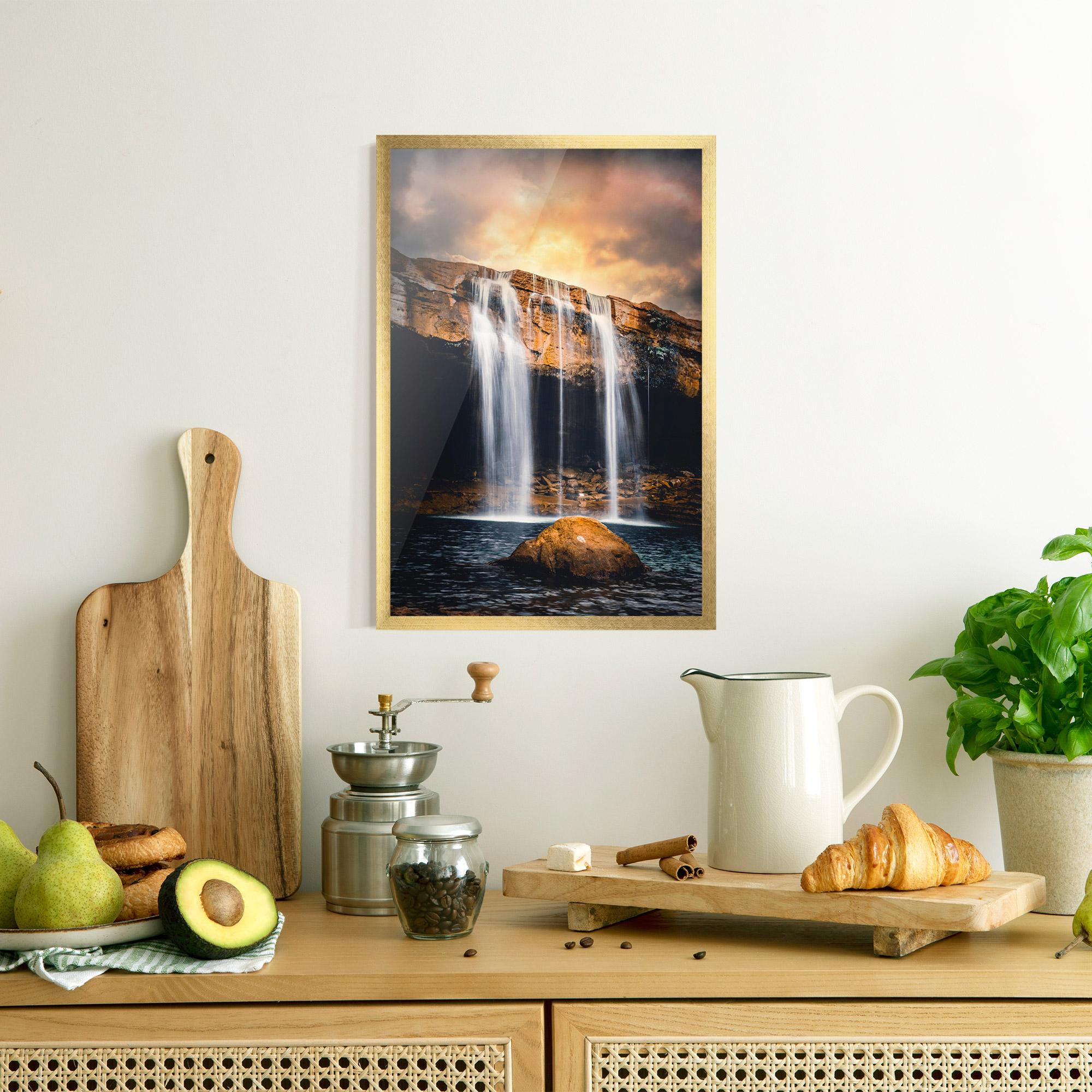 Poster Înrămat Waterfall Place To Hide mockup 8