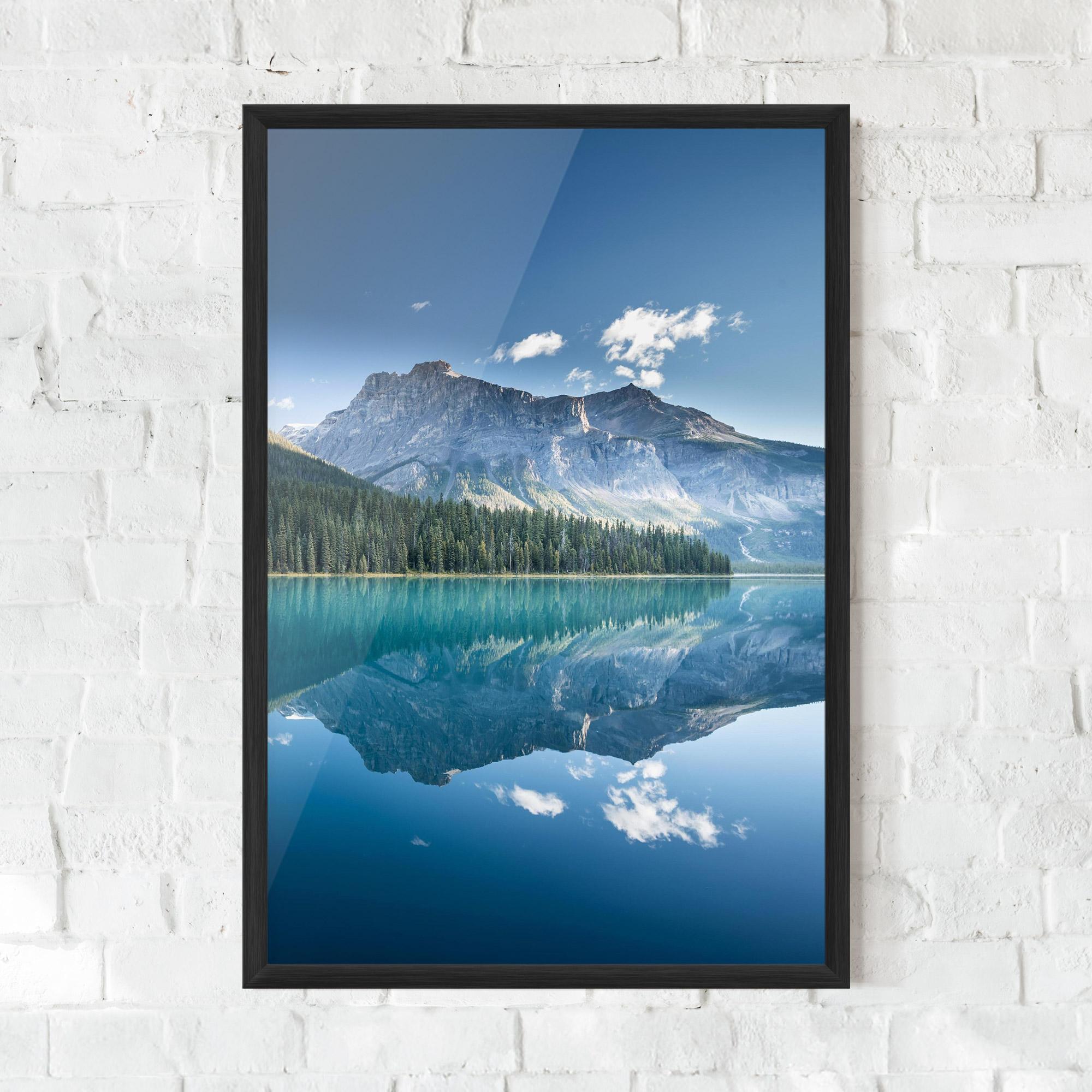Poster Înrămat Blue Mountain Lake mockup 0