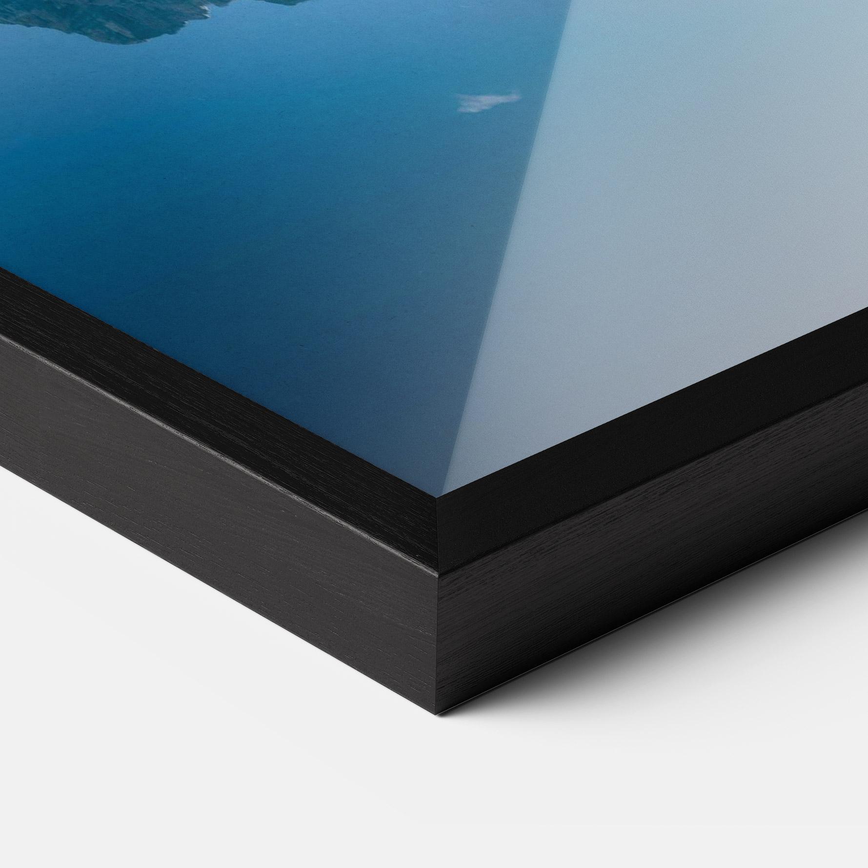 Poster Înrămat Blue Mountain Lake mockup 3