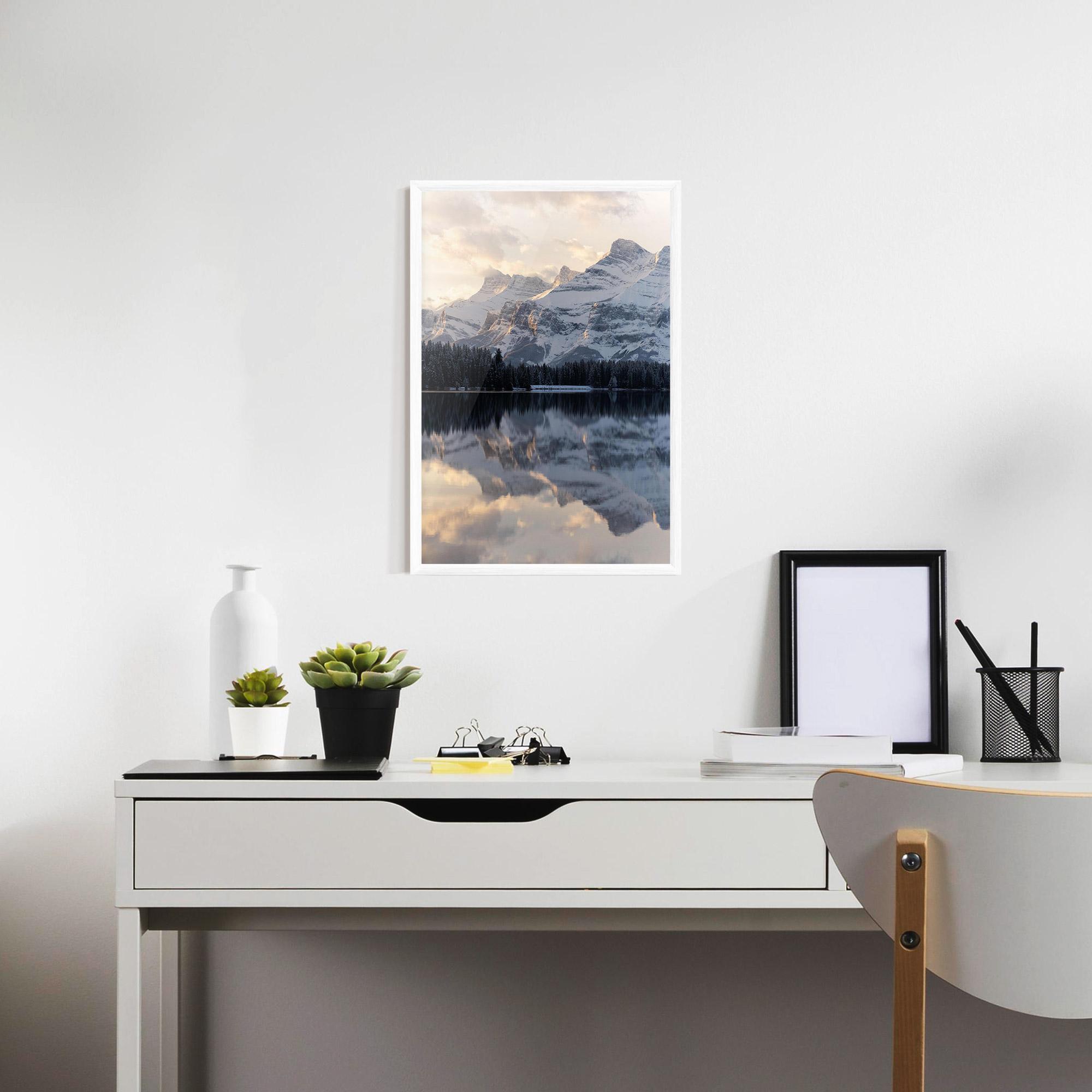 Poster Înrămat Pretty Light Lake mockup 7