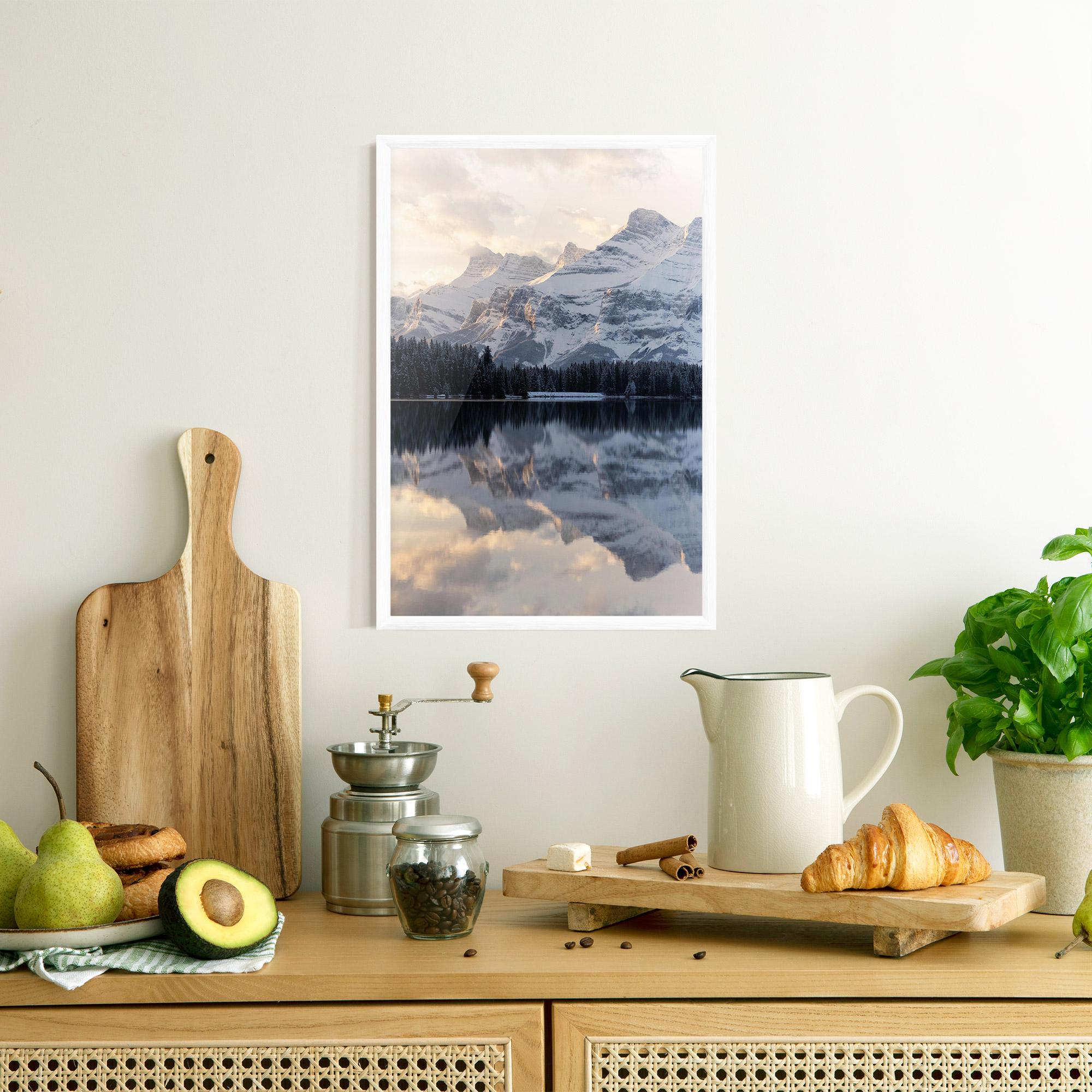 Poster Înrămat Pretty Light Lake mockup 8