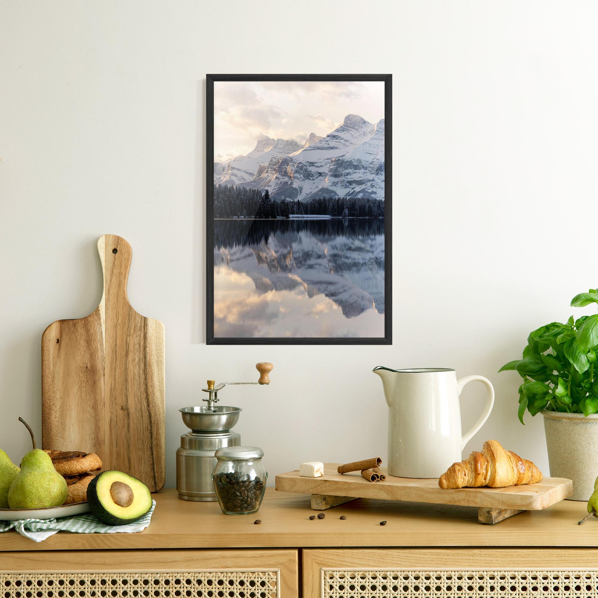 Poster Înrămat Pretty Light Lake mockup 8