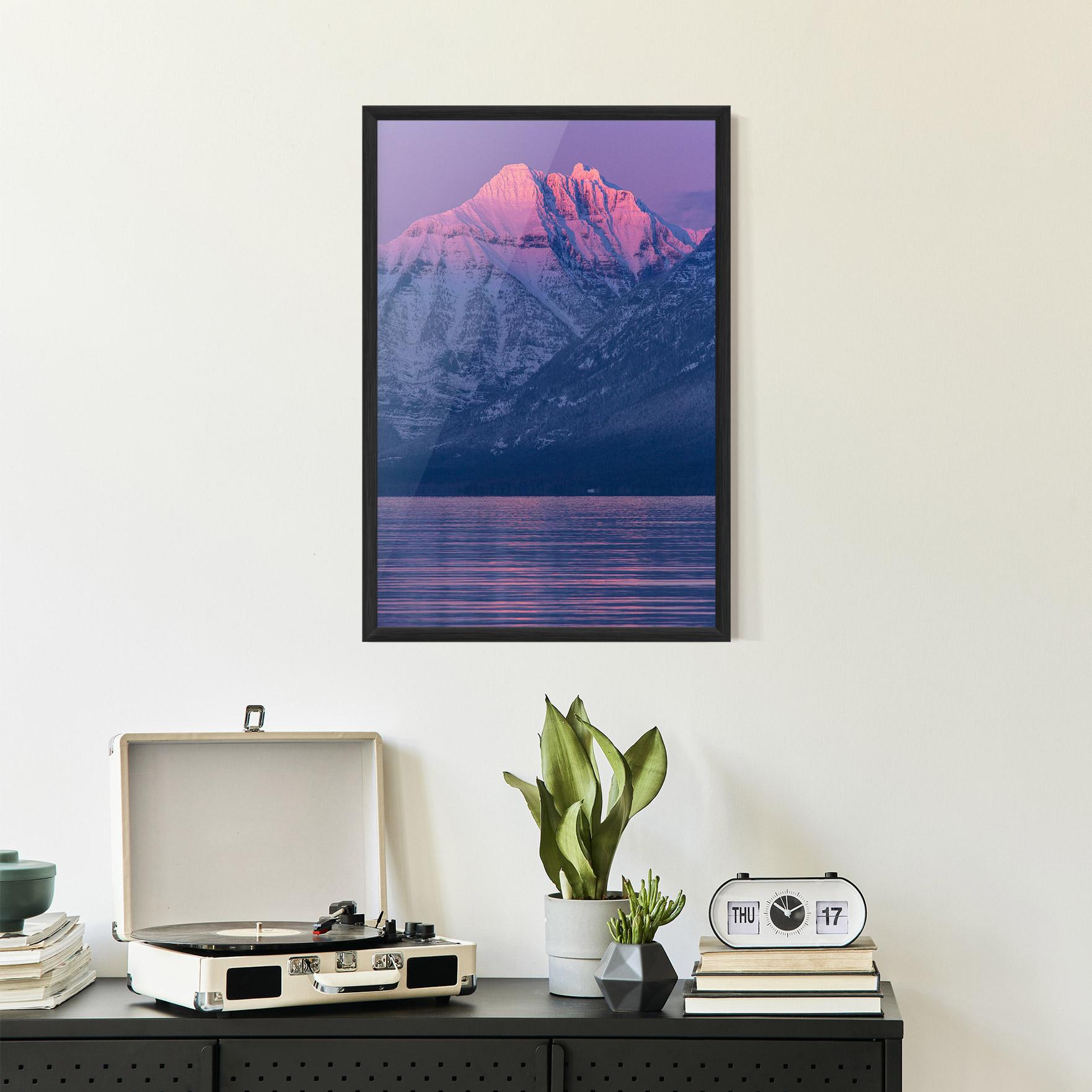 Poster Înrămat Purple Snowy View mockup 2