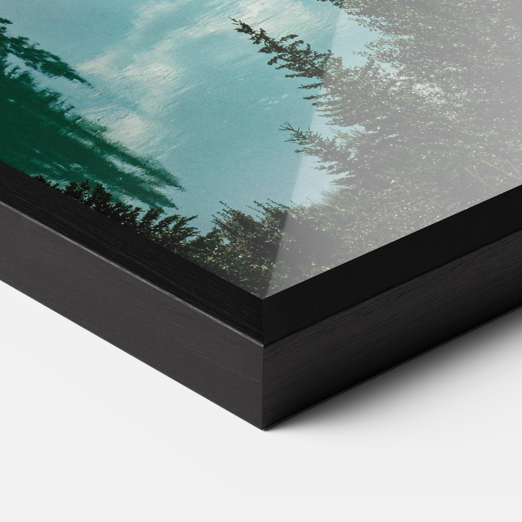 Poster Înrămat Crystal Lake mockup 3