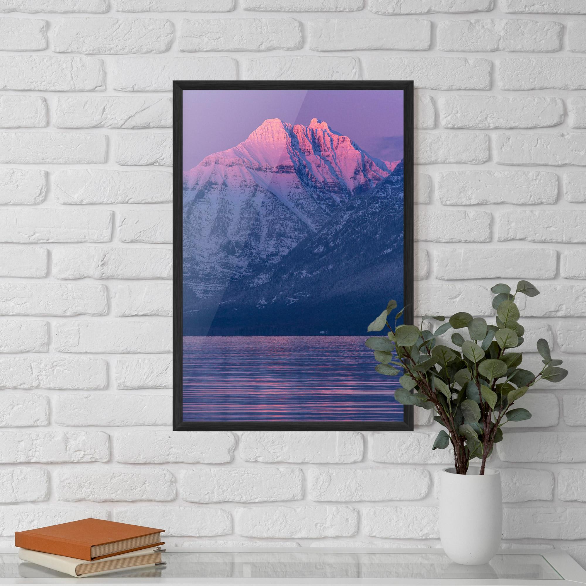 Poster Înrămat Purple Snowy View mockup 5