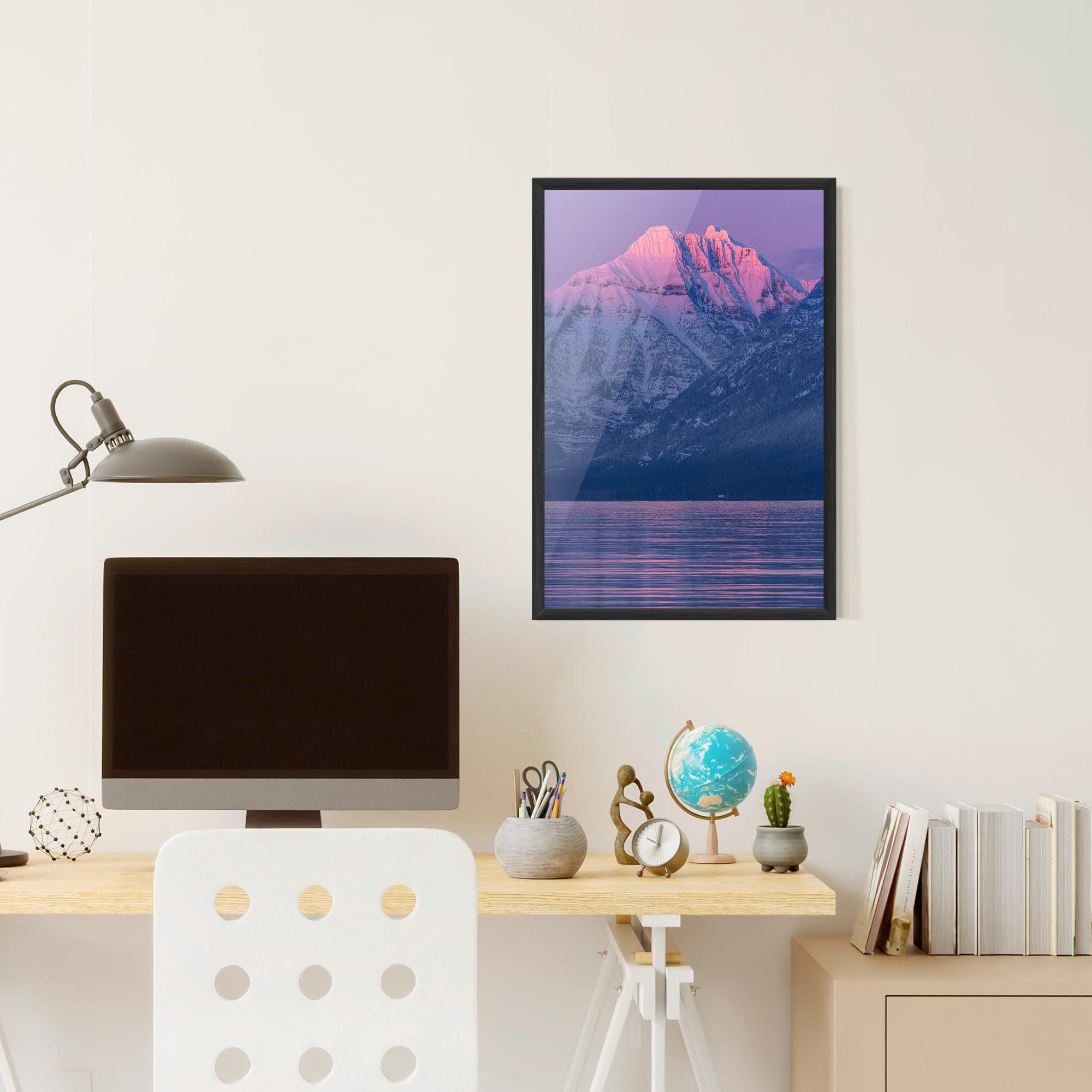 Poster Înrămat Purple Snowy View mockup 6