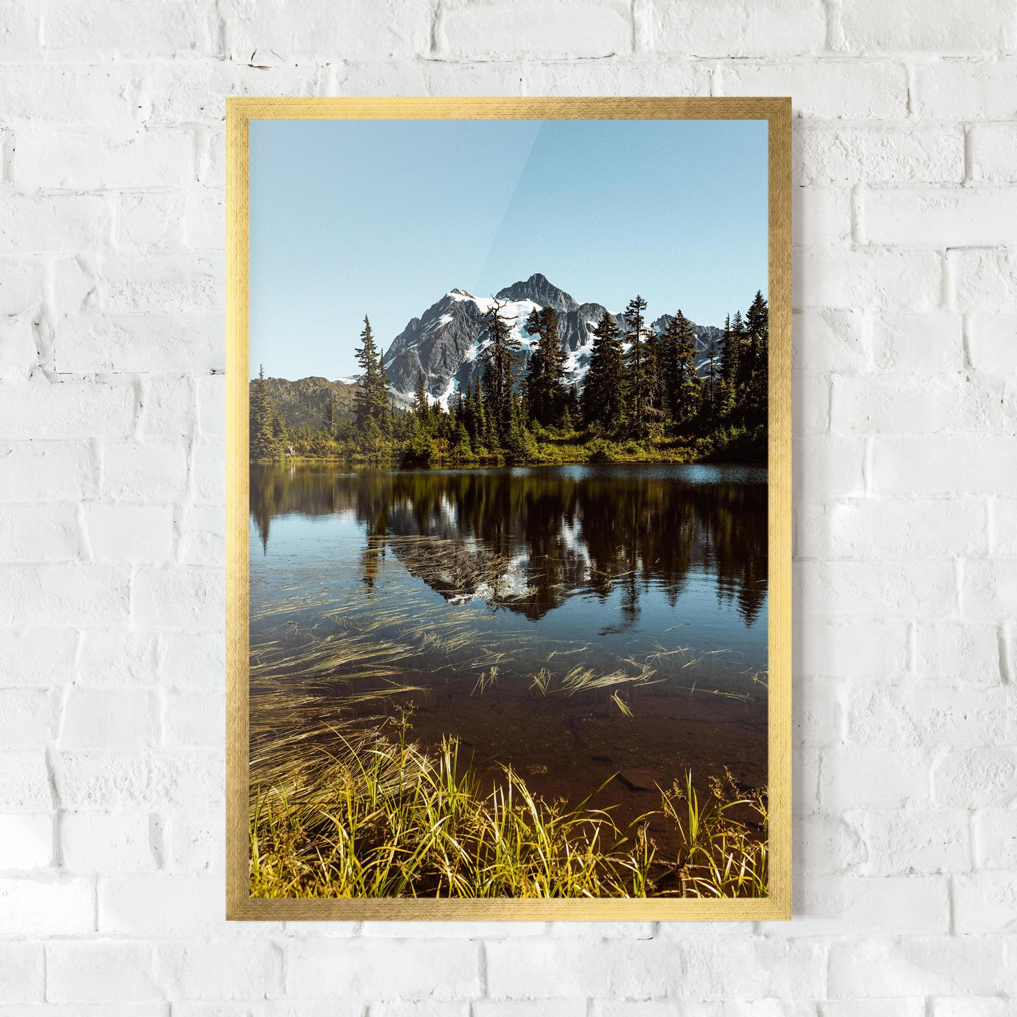 Poster Înrămat Lake Snow Mountain mockup 0