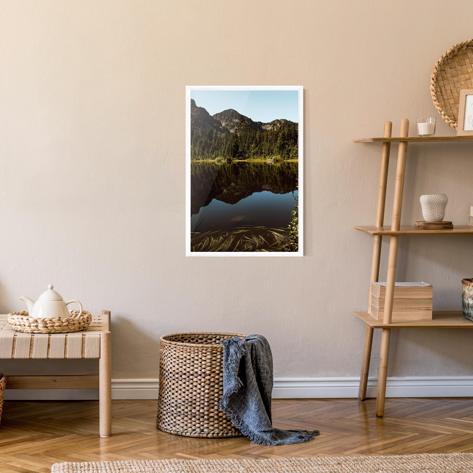 Poster Înrămat Big Lake Mountain mockup 9
