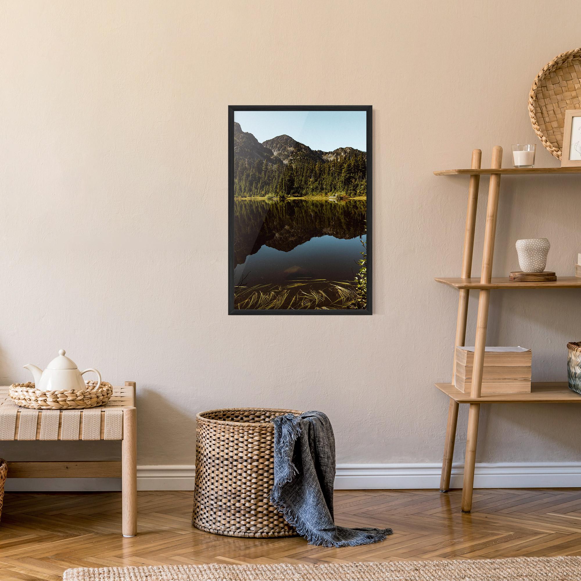 Poster Înrămat Big Lake Mountain mockup 9