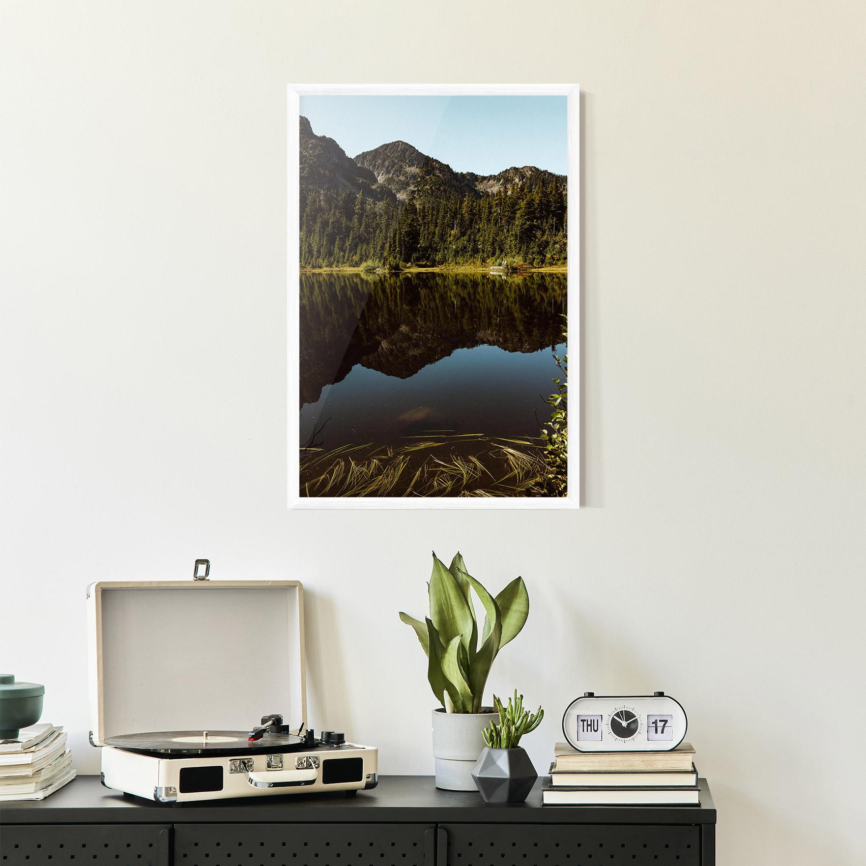 Poster Înrămat Big Lake Mountain mockup 2
