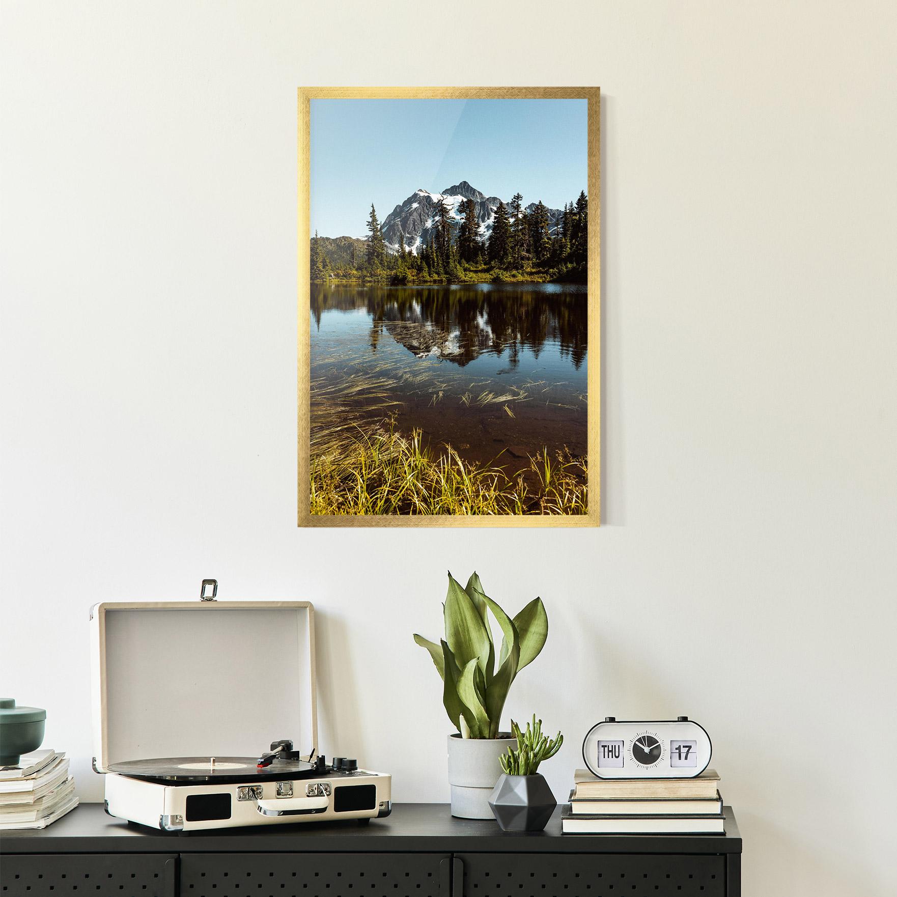 Poster Înrămat Lake Snow Mountain mockup 2