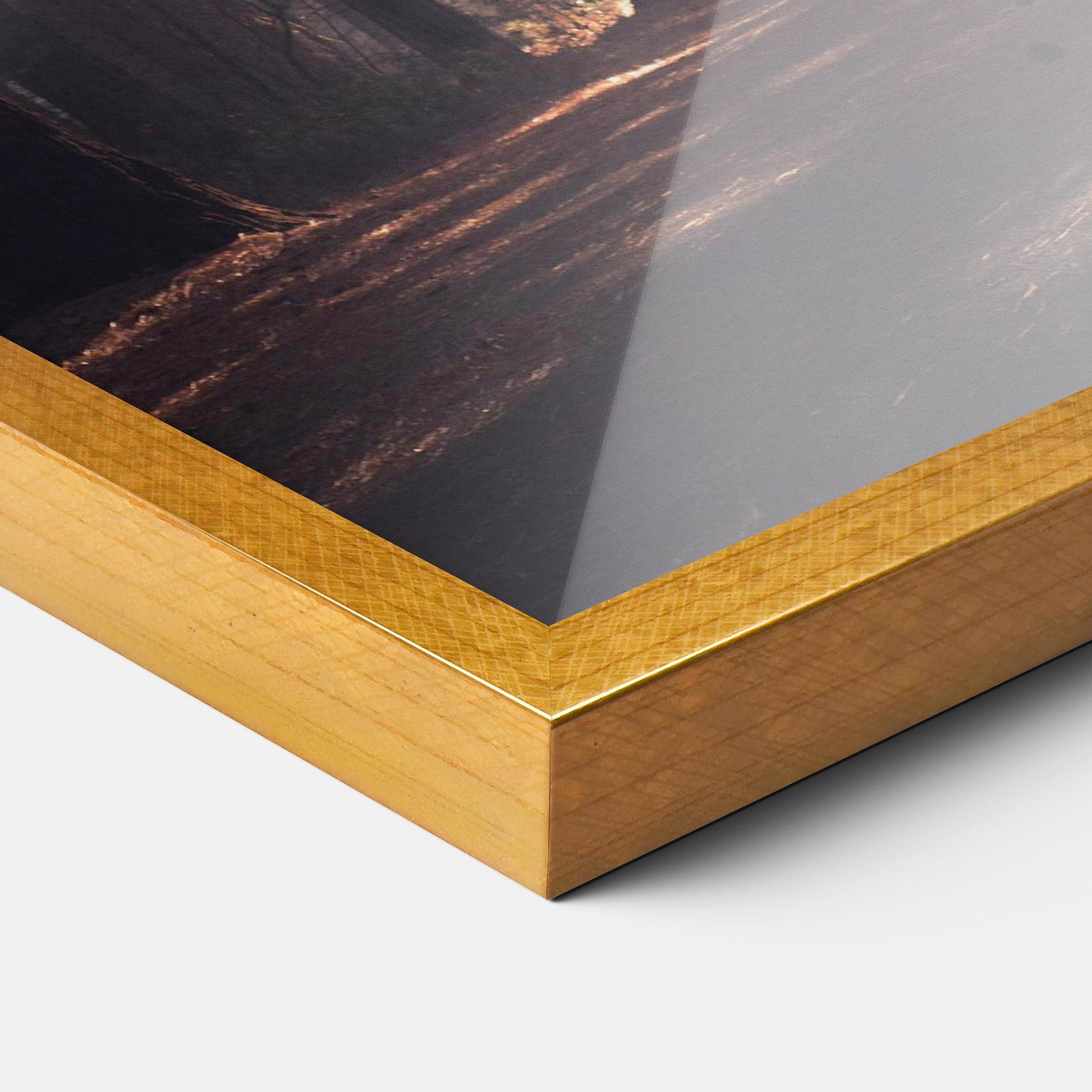 Poster Înrămat Foggy Couple Forest mockup 3