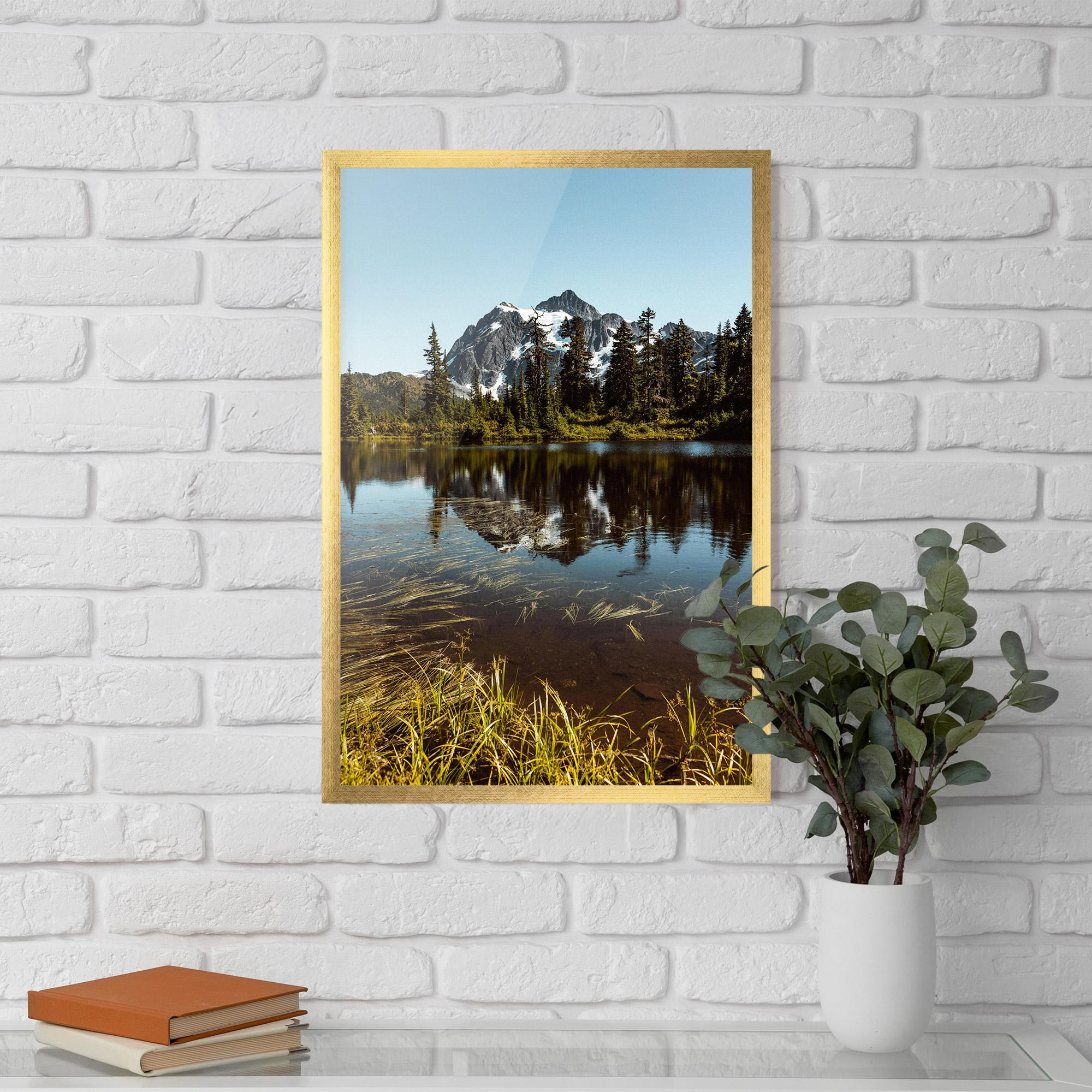 Poster Înrămat Lake Snow Mountain mockup 5