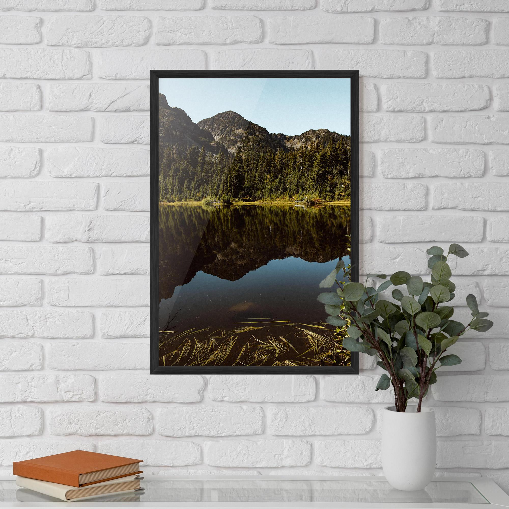 Poster Înrămat Big Lake Mountain mockup 5