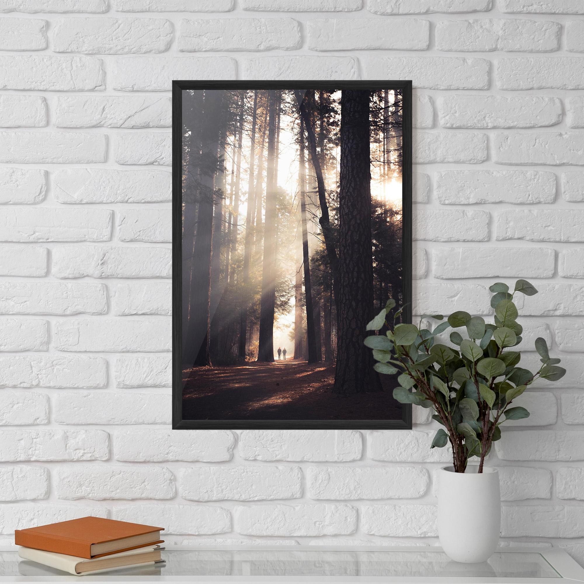 Poster Înrămat Foggy Couple Forest mockup 5