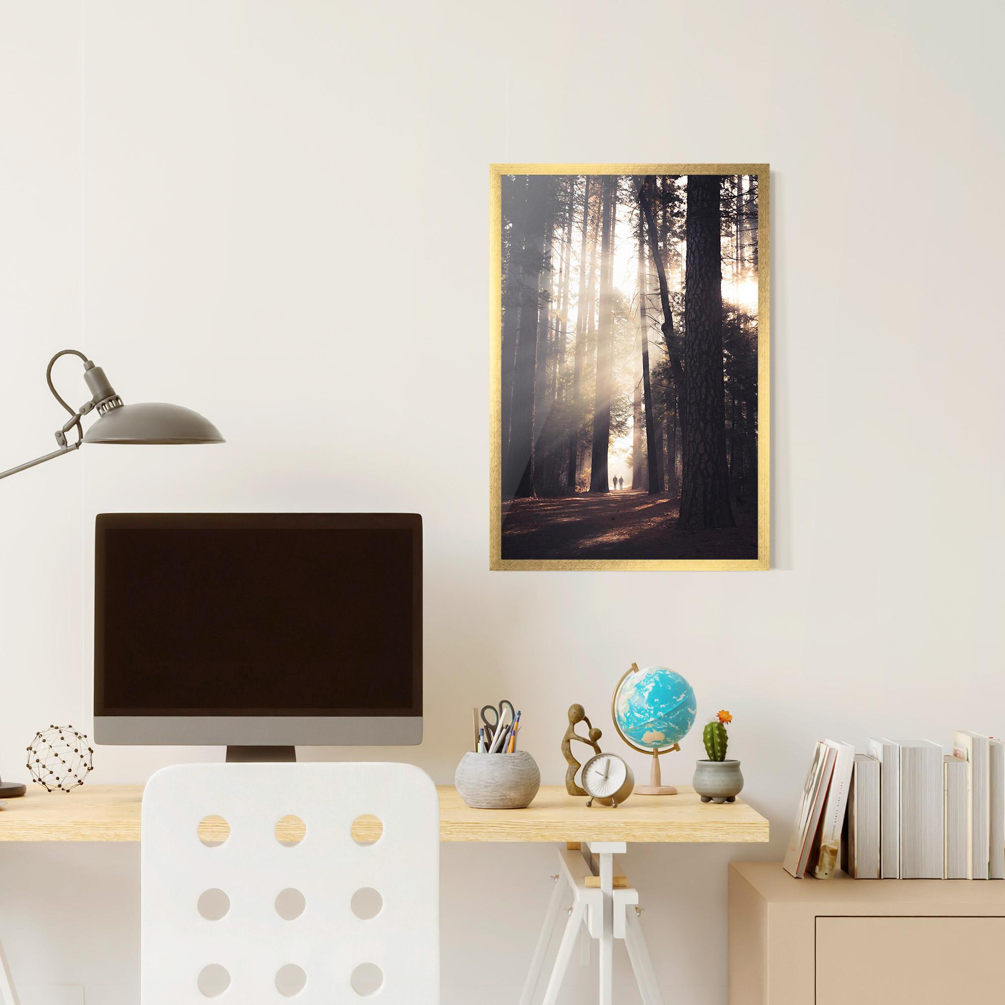 Poster Înrămat Foggy Couple Forest mockup 6
