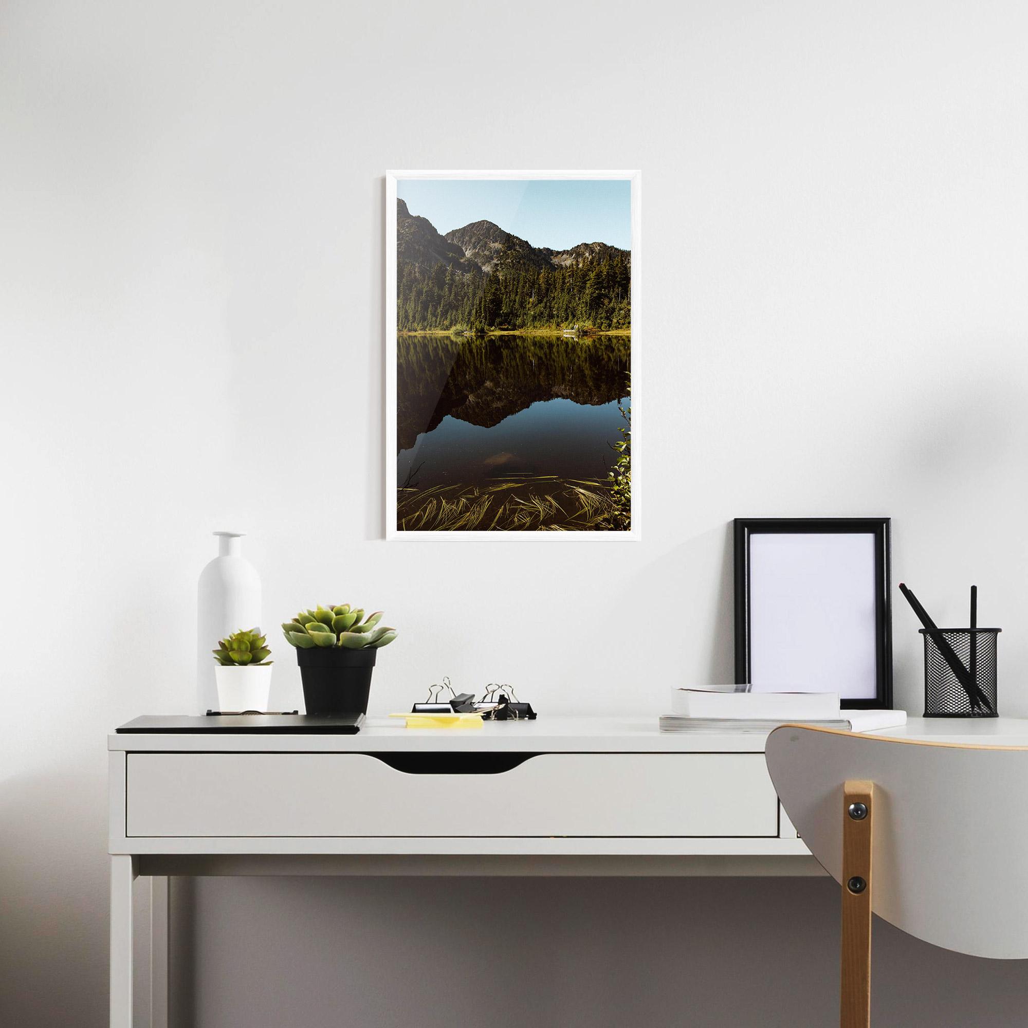 Poster Înrămat Big Lake Mountain mockup 7