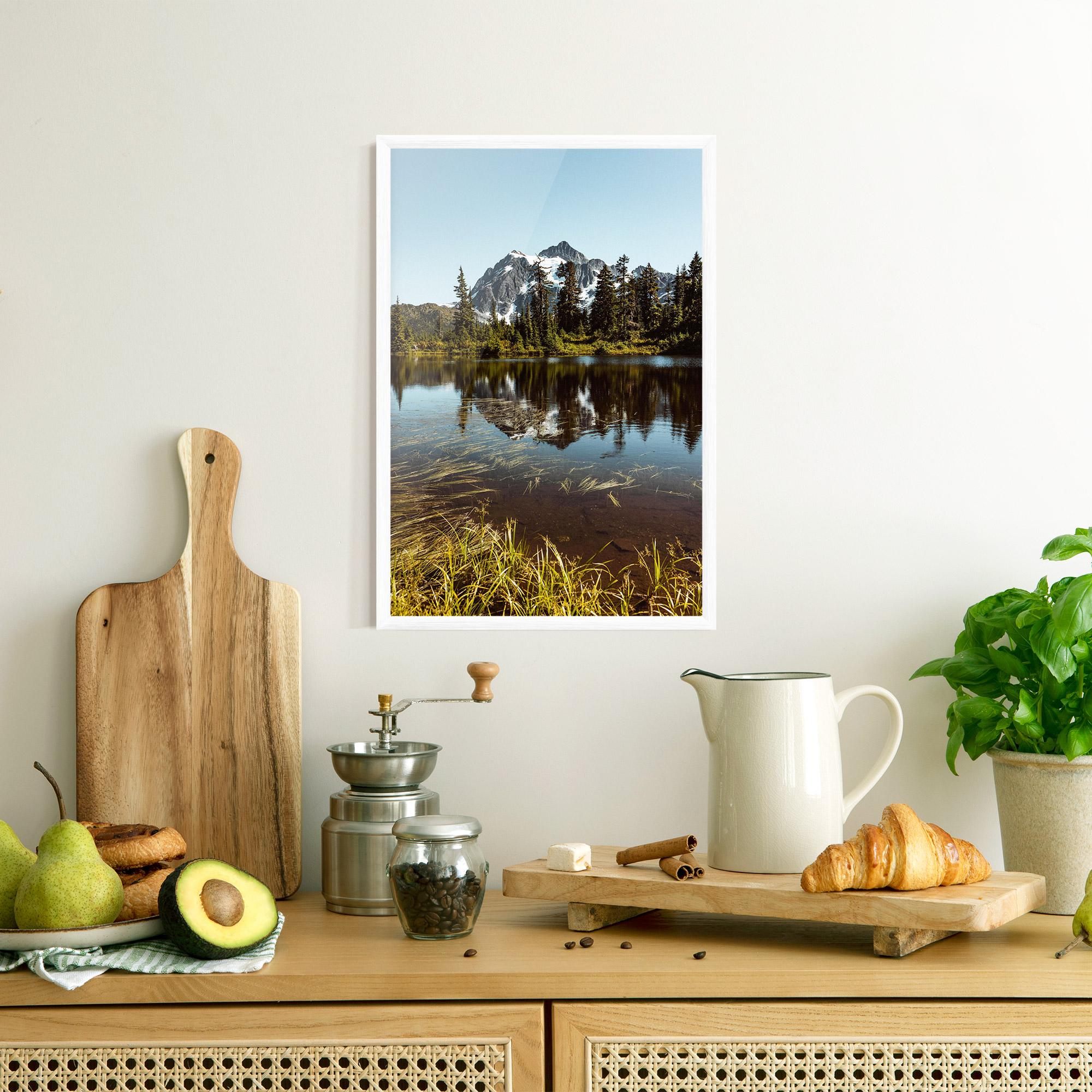 Poster Înrămat Lake Snow Mountain mockup 8