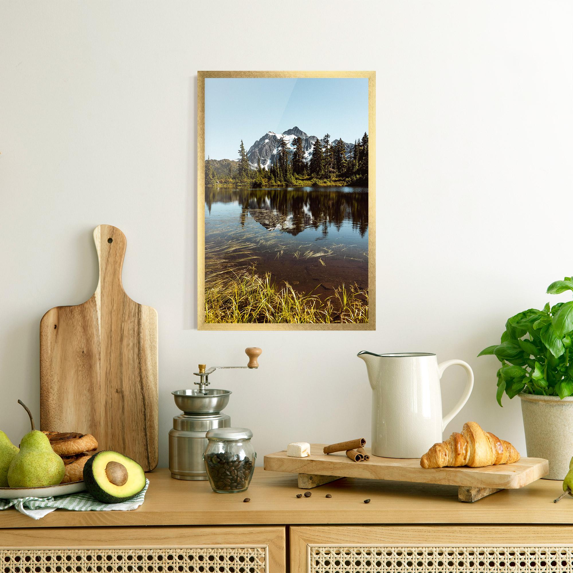 Poster Înrămat Lake Snow Mountain mockup 8