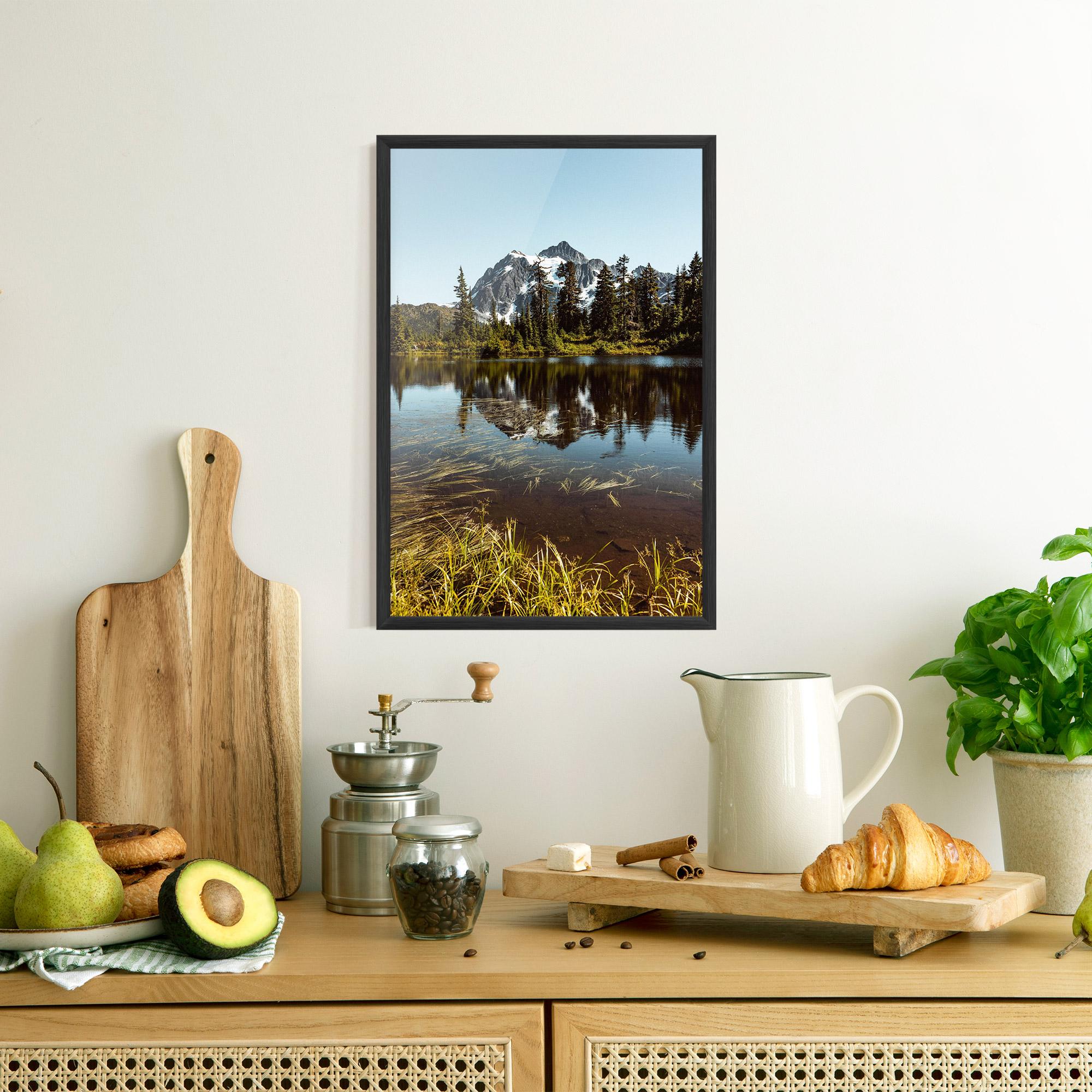 Poster Înrămat Lake Snow Mountain mockup 8