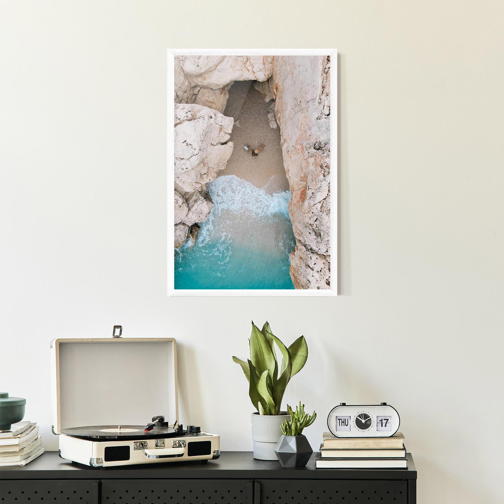 Poster Înrămat Private White Cave mockup 2