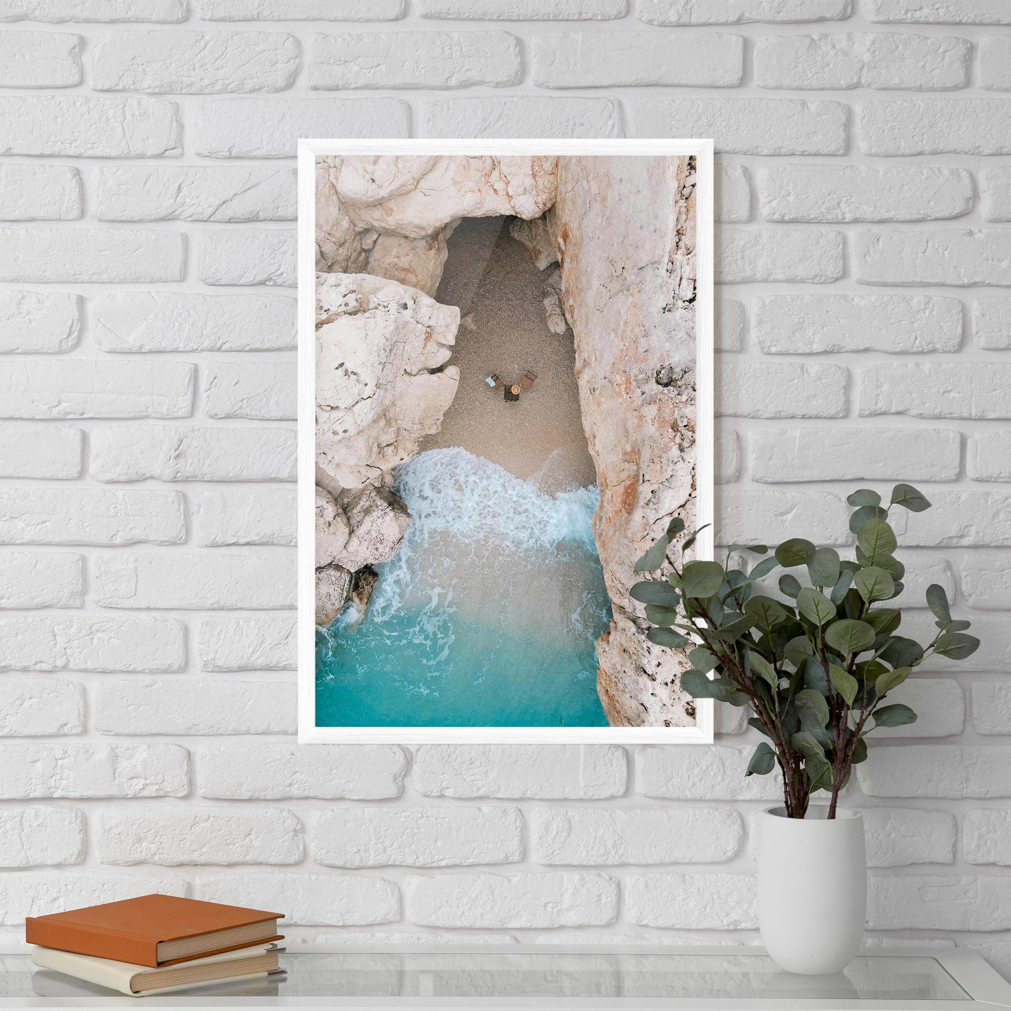 Poster Înrămat Private White Cave mockup 5