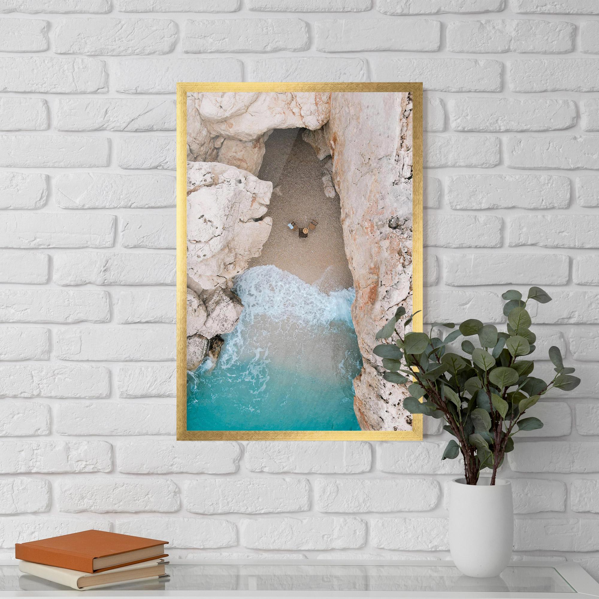 Poster Înrămat Private White Cave mockup 5