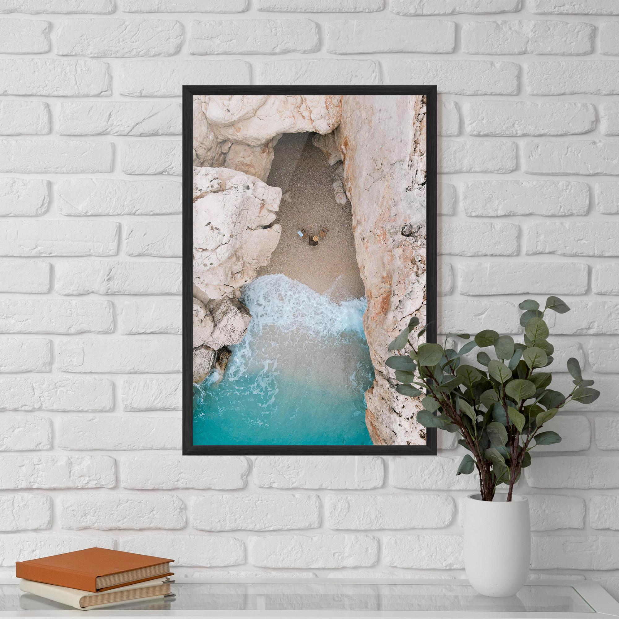Poster Înrămat Private White Cave mockup 5