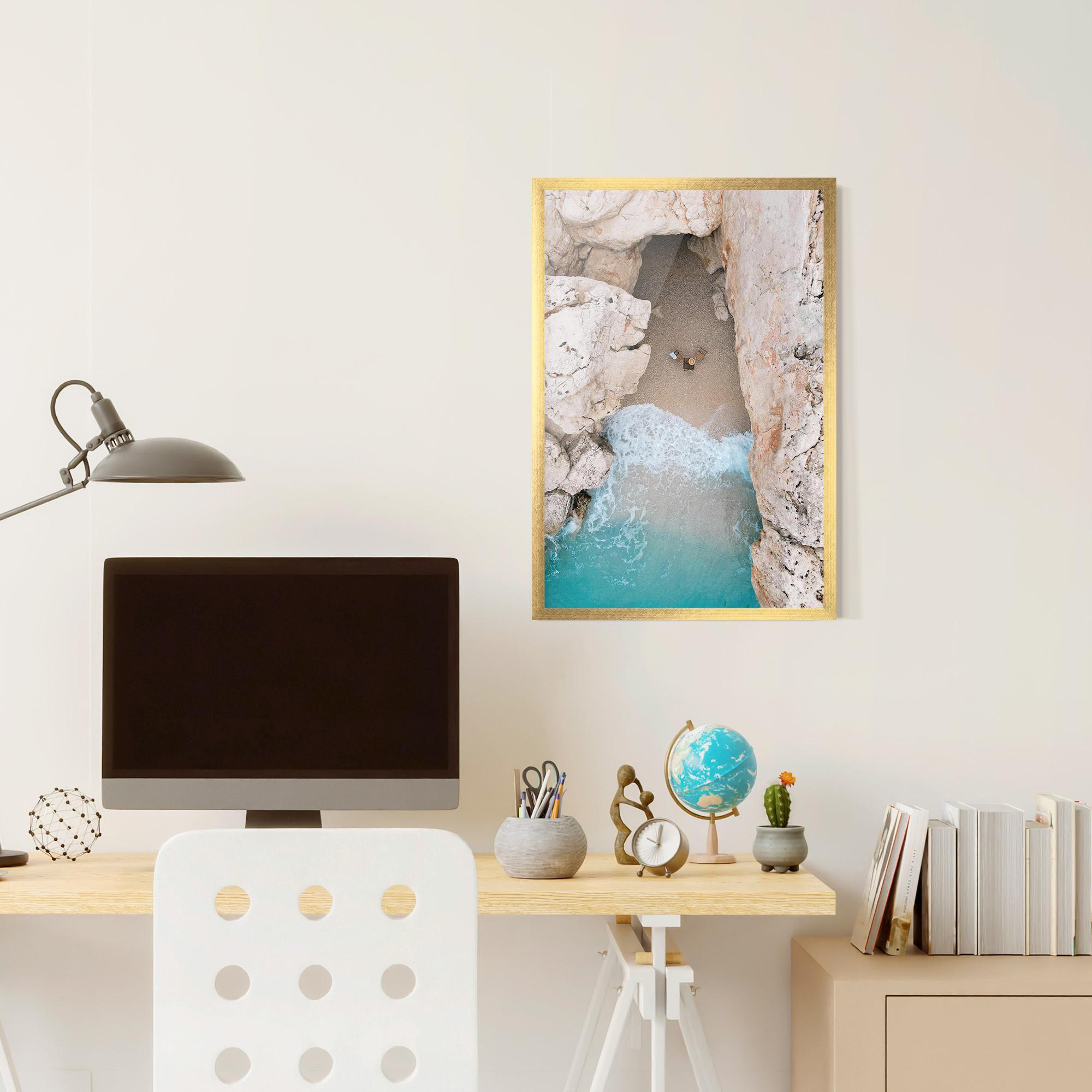 Poster Înrămat Private White Cave mockup 6